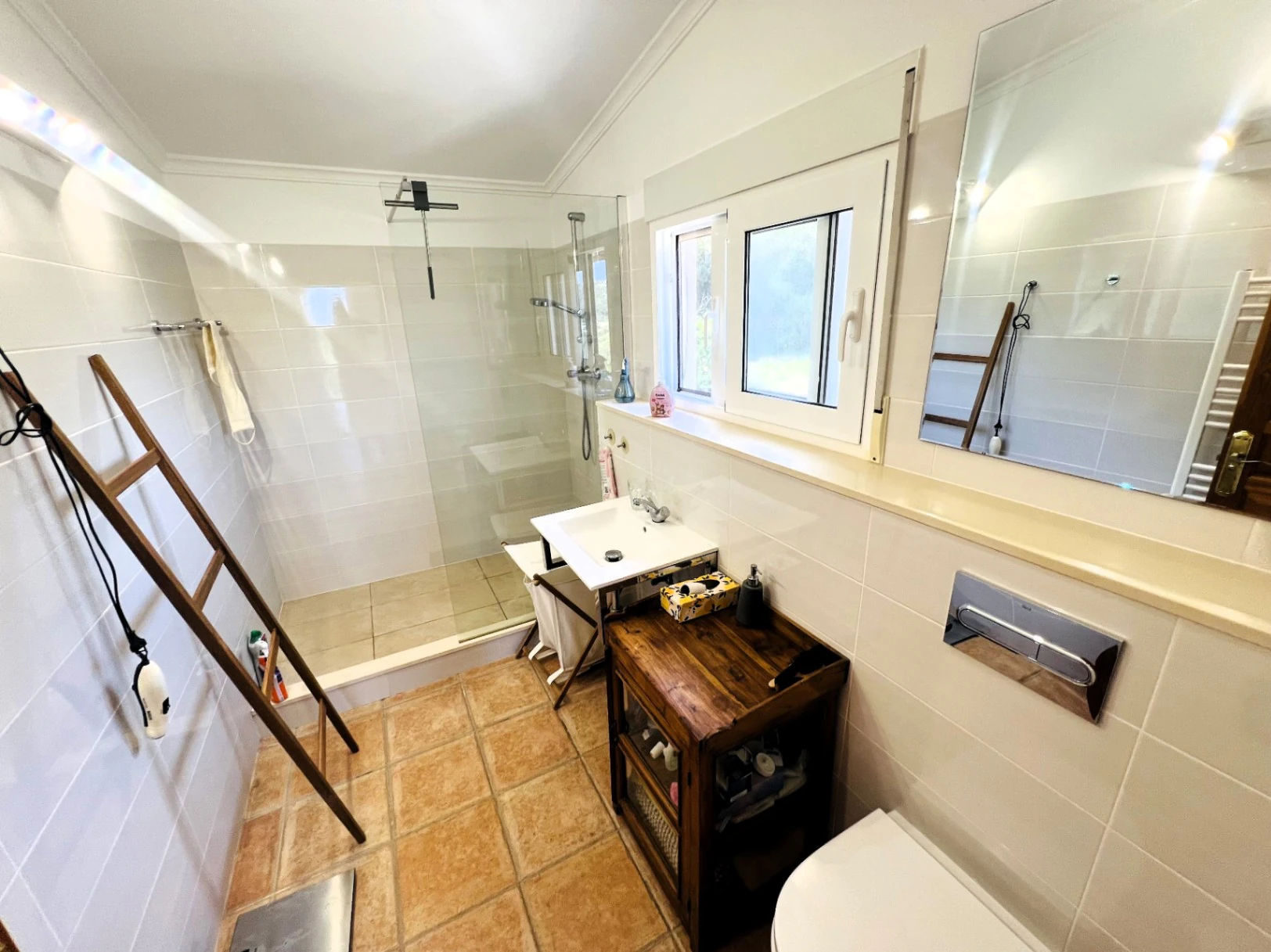 Geräumige Villa auf einzigartigem Grundstück mit Panoramablick, umgeben von einem Naturpark in Jesus Pobre, Denia, Costa Blanca.