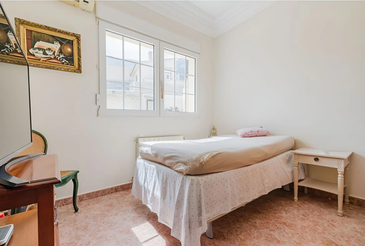 Magnificent Mediterranean-style villa with panoramic sea views and within walking distance of the center of Denia, Costa Blanca.