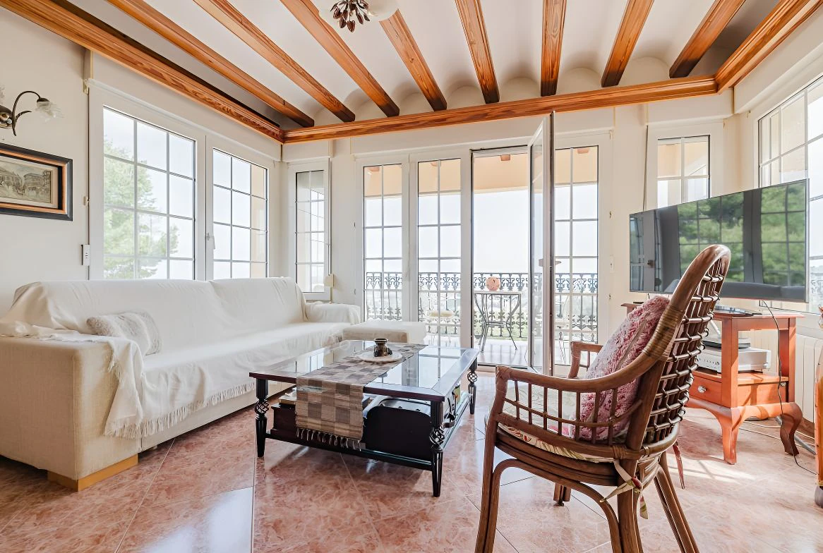 Magnificent Mediterranean-style villa with panoramic sea views and within walking distance of the center of Denia, Costa Blanca.