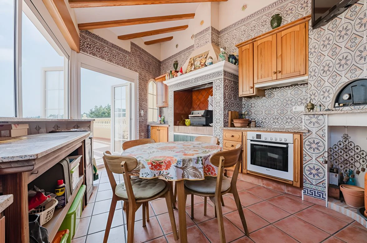 Magnificent Mediterranean-style villa with panoramic sea views and within walking distance of the center of Denia, Costa Blanca.