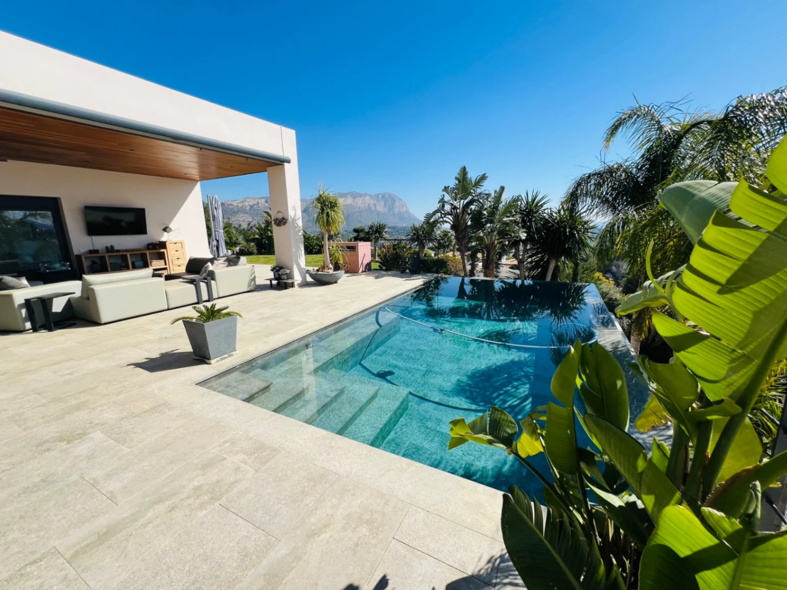 Villa de diseño contemporánea que ofrece exclusividad y sostenibilidad se vende en La Sella Golf Resort, Costa Blanca