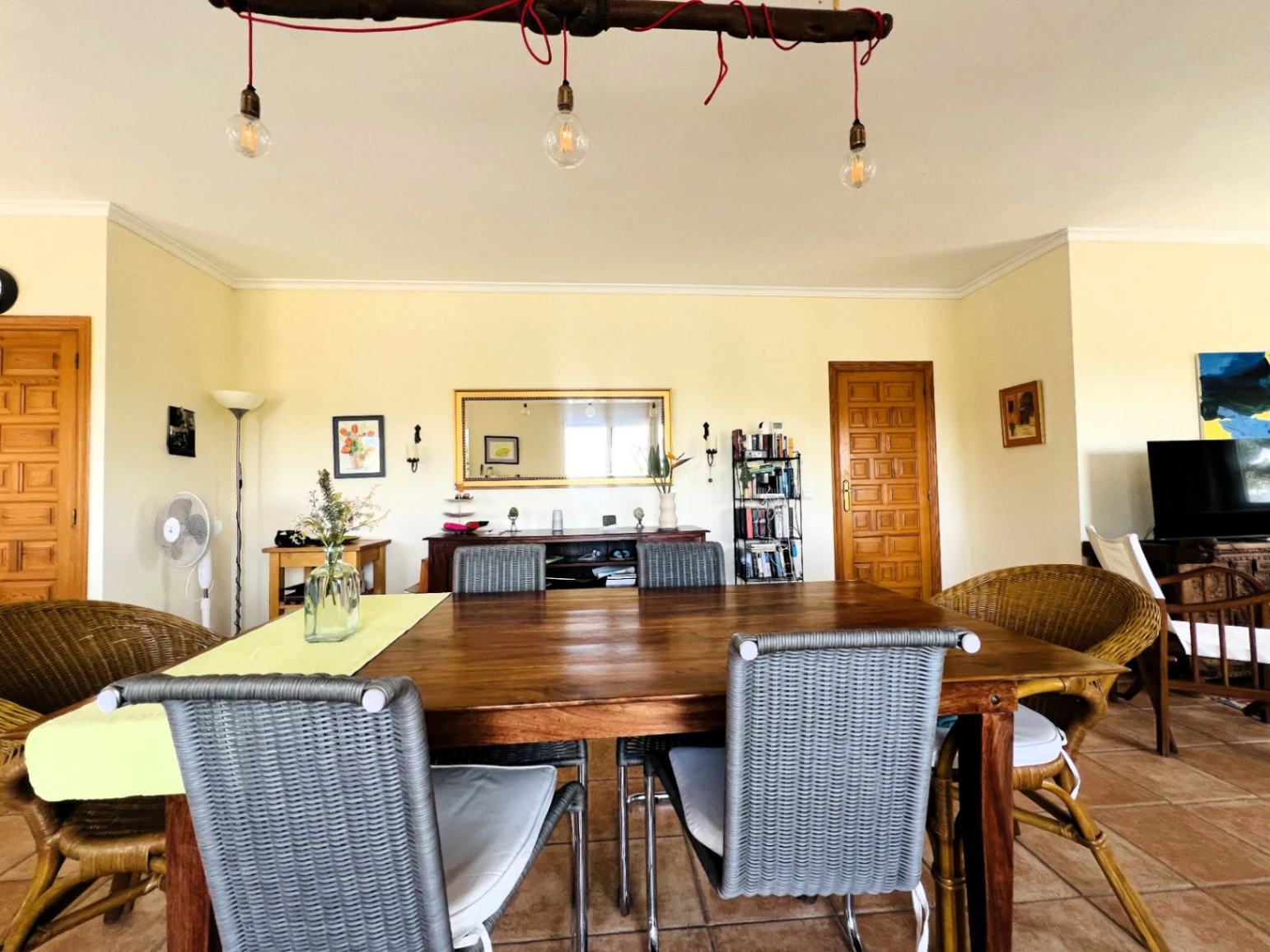 Geräumige Villa auf einzigartigem Grundstück mit Panoramablick, umgeben von einem Naturpark in Jesus Pobre, Denia, Costa Blanca.
