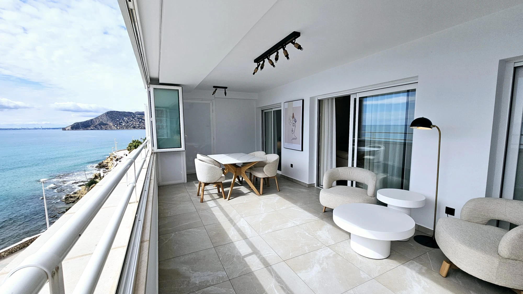 Fully renovated frontline beach apartment for sale in Calpe, Costa Blanca.