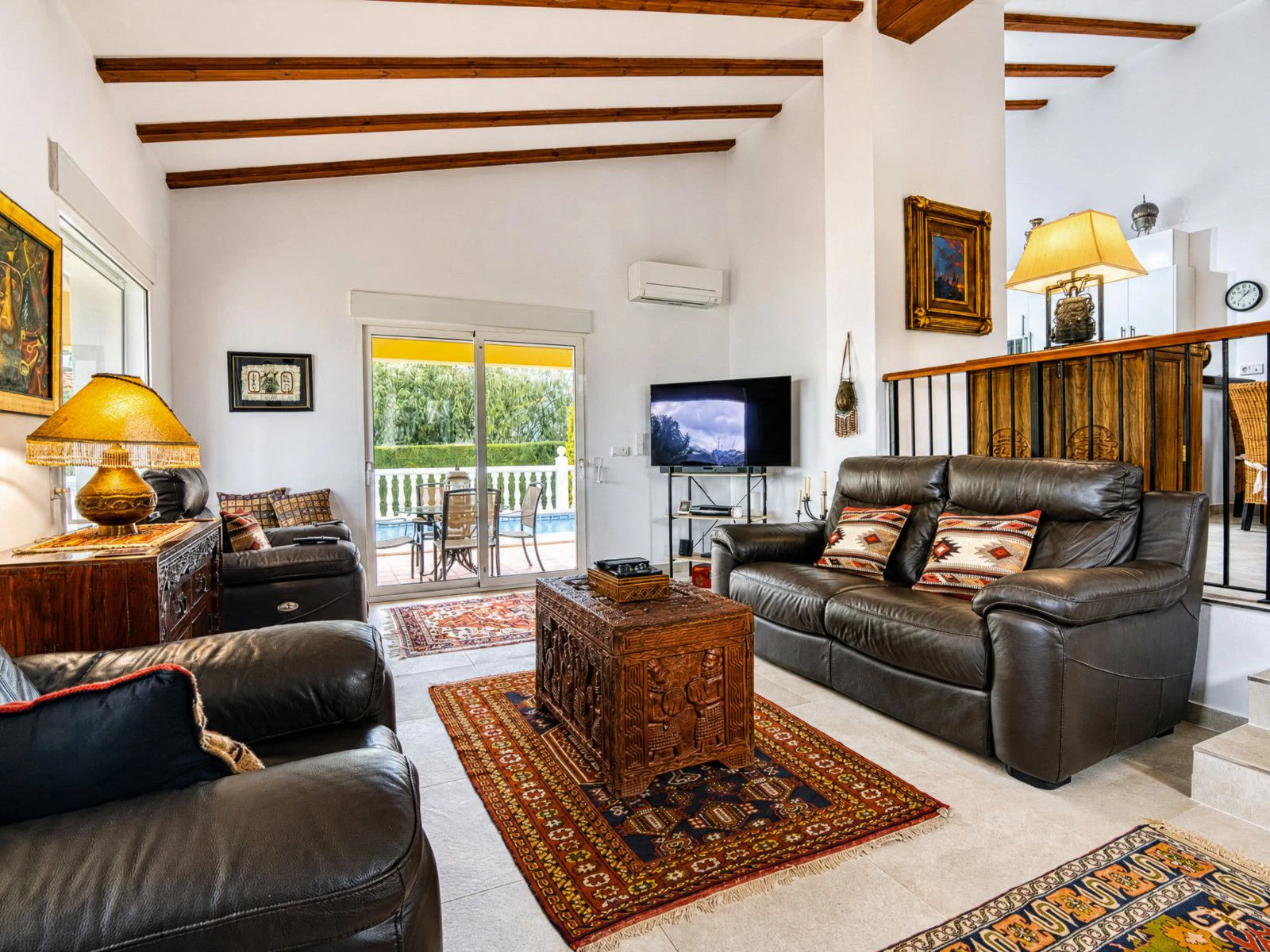 Zuidgerichte villa in uitstekende staat te koop in het Sella Golf Resort, Pedreguer, Costa Blanca.