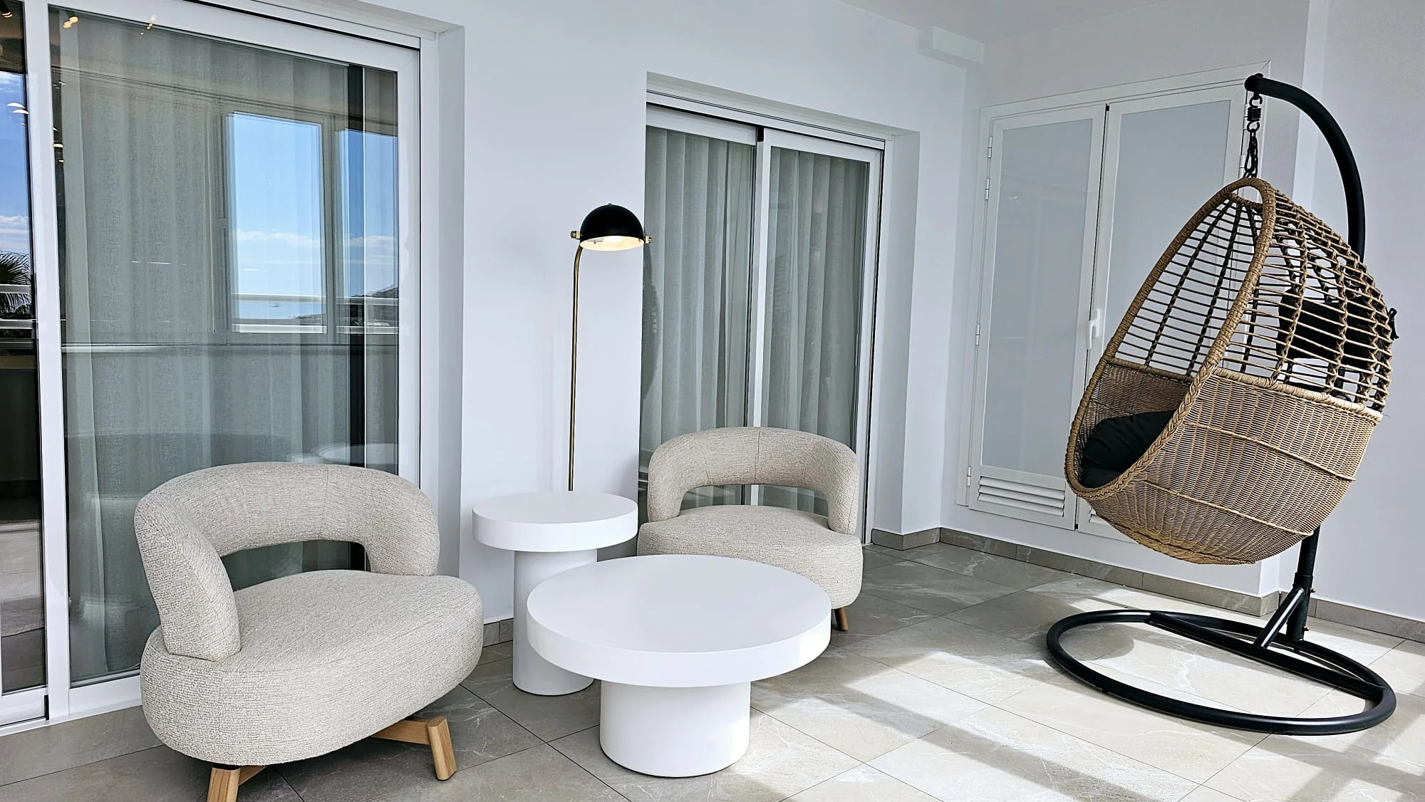 Fully renovated frontline beach apartment for sale in Calpe, Costa Blanca.