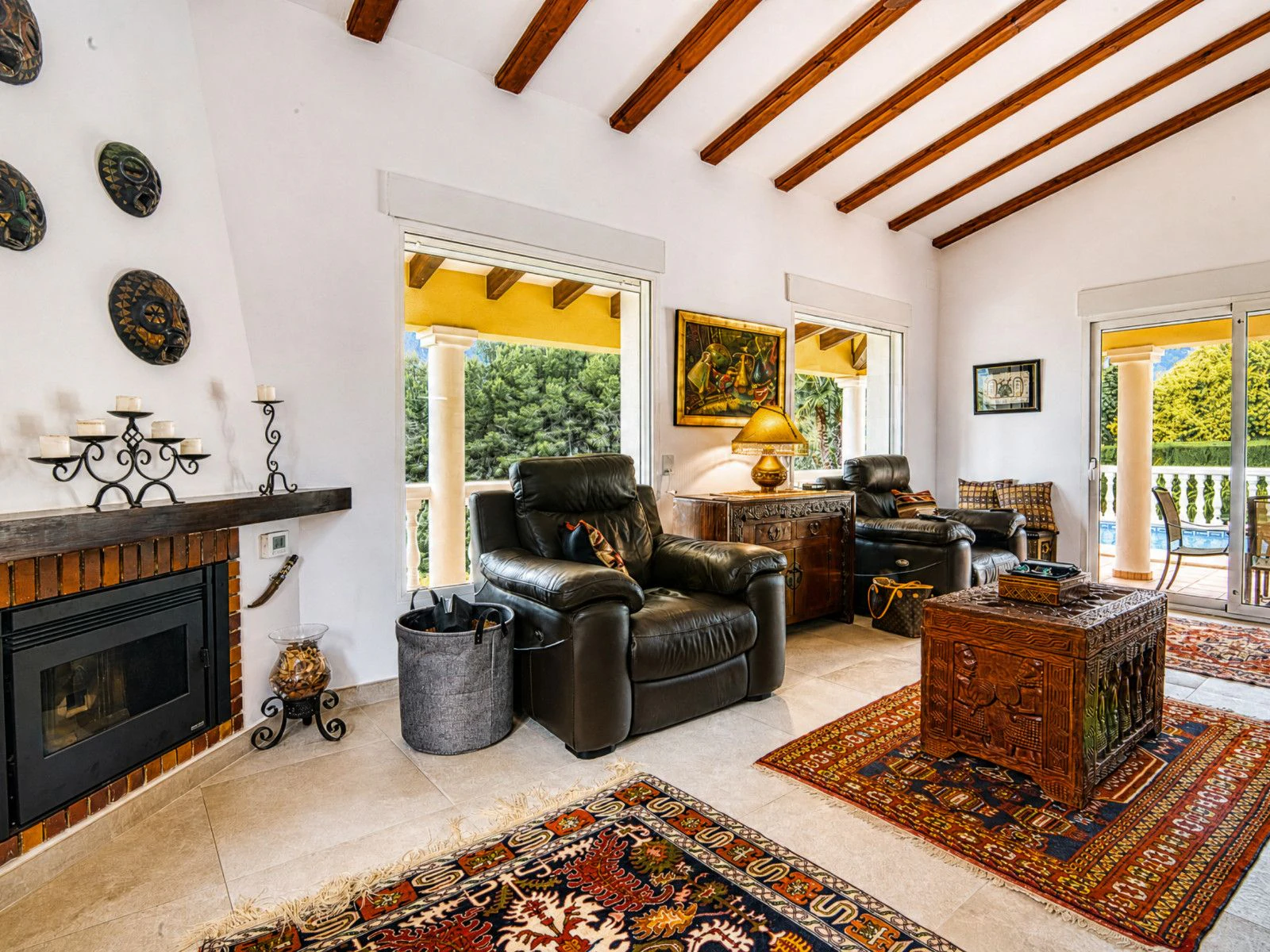 Zuidgerichte villa in uitstekende staat te koop in het Sella Golf Resort, Pedreguer, Costa Blanca.