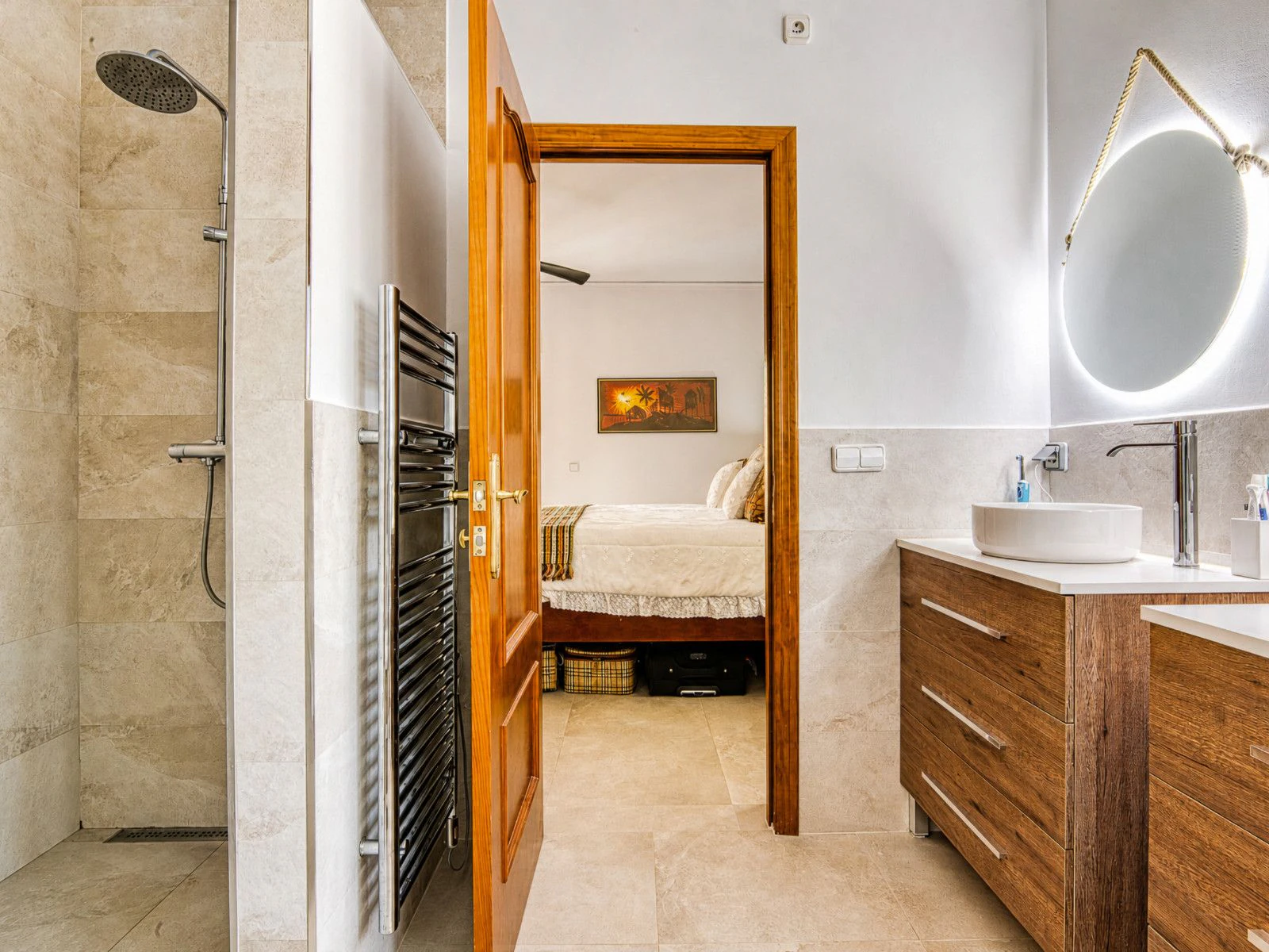 Zuidgerichte villa in uitstekende staat te koop in het Sella Golf Resort, Pedreguer, Costa Blanca.