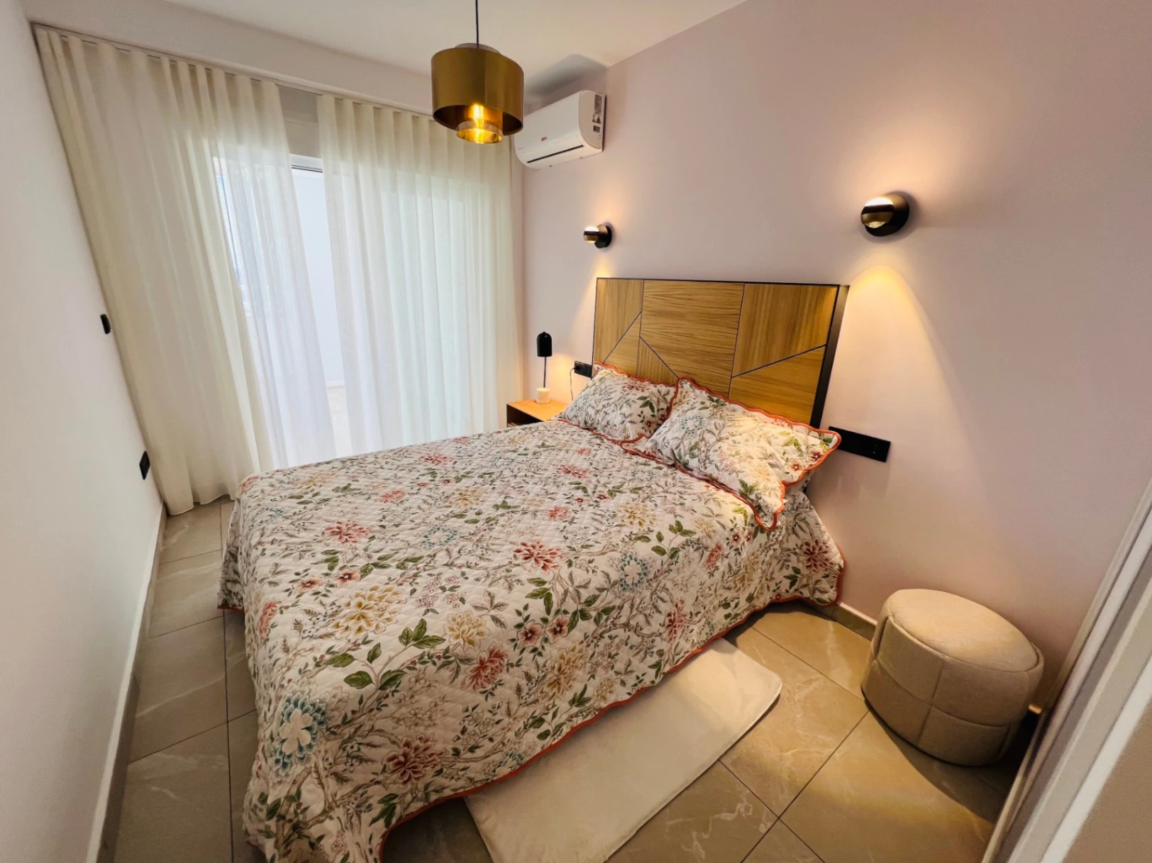Fully renovated frontline beach apartment for sale in Calpe, Costa Blanca.