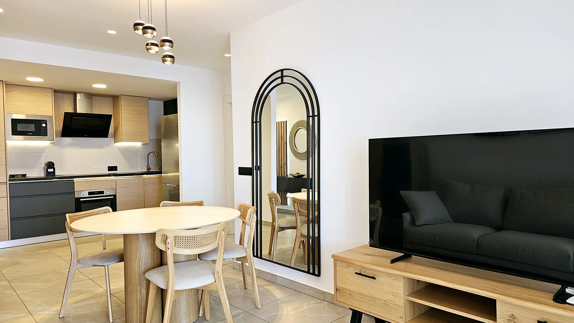 Fully renovated frontline beach apartment for sale in Calpe, Costa Blanca.