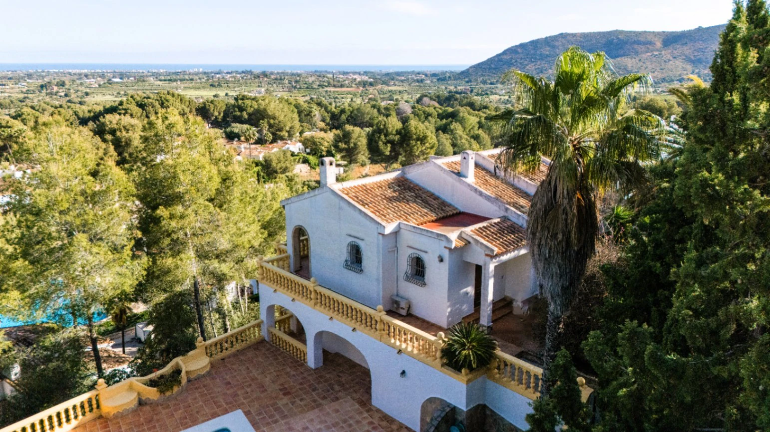 Sunny traditional villa in La Sella Golf Resort, Pedreguer, Costa Blanca