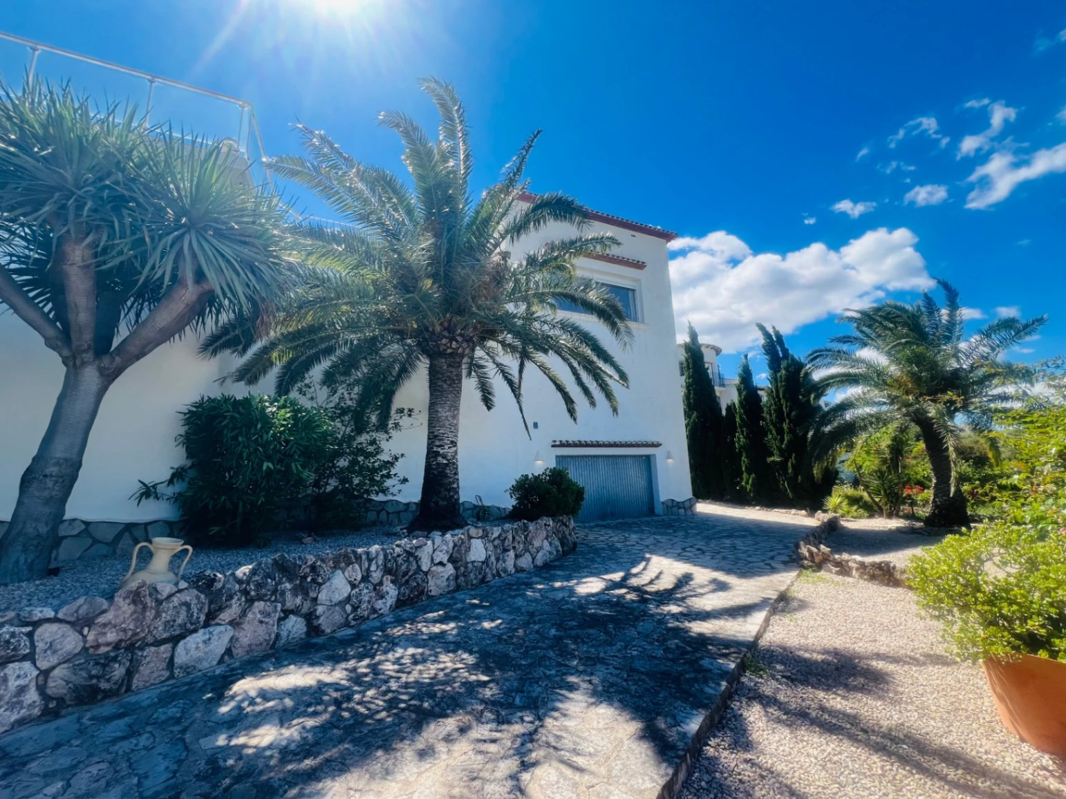 Spacious one-story villa with stunning views of the mountains and the sea in Monte Pego, Denia, Costa Blanca.