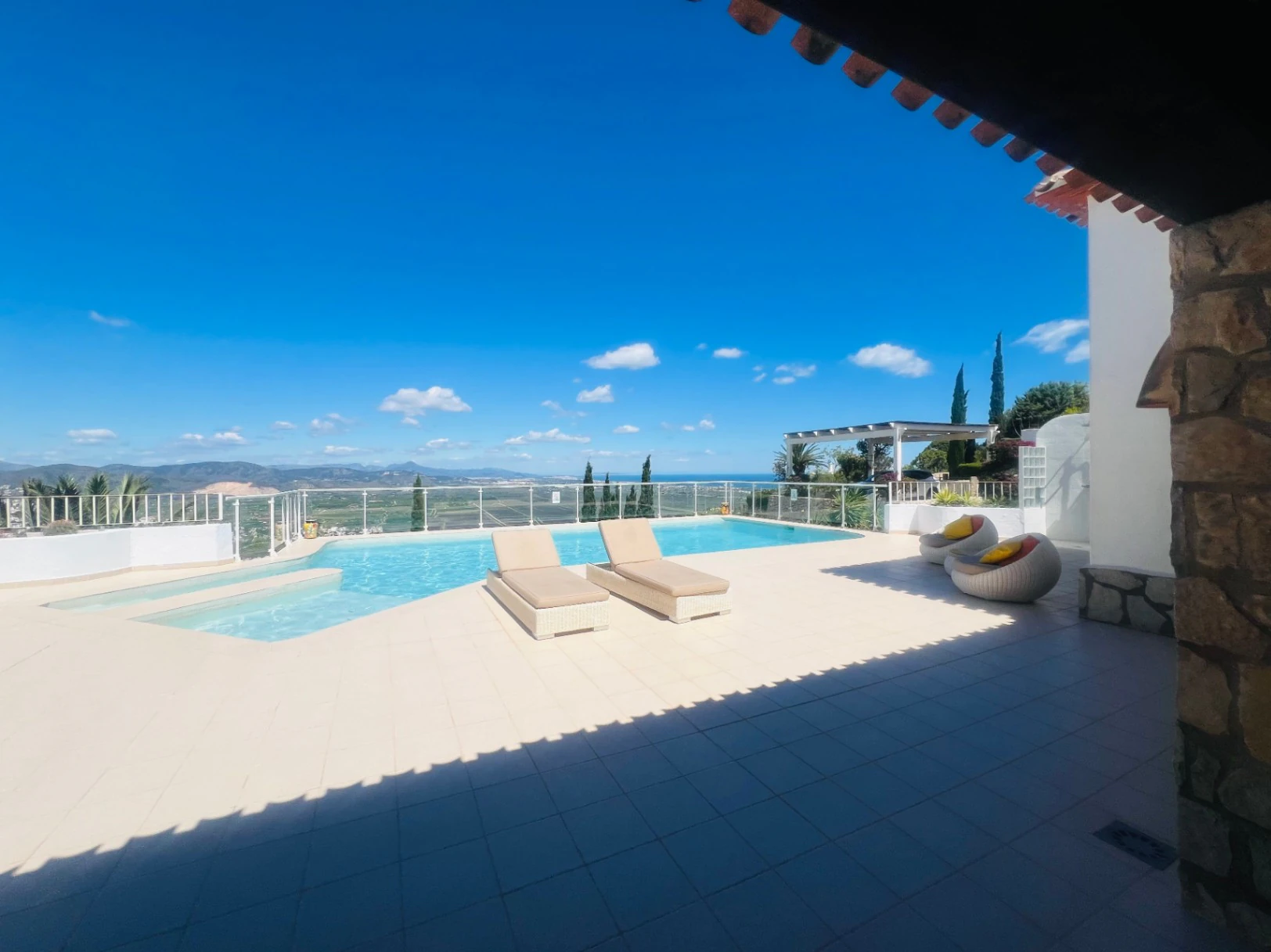 Spacious one-story villa with stunning views of the mountains and the sea in Monte Pego, Denia, Costa Blanca.
