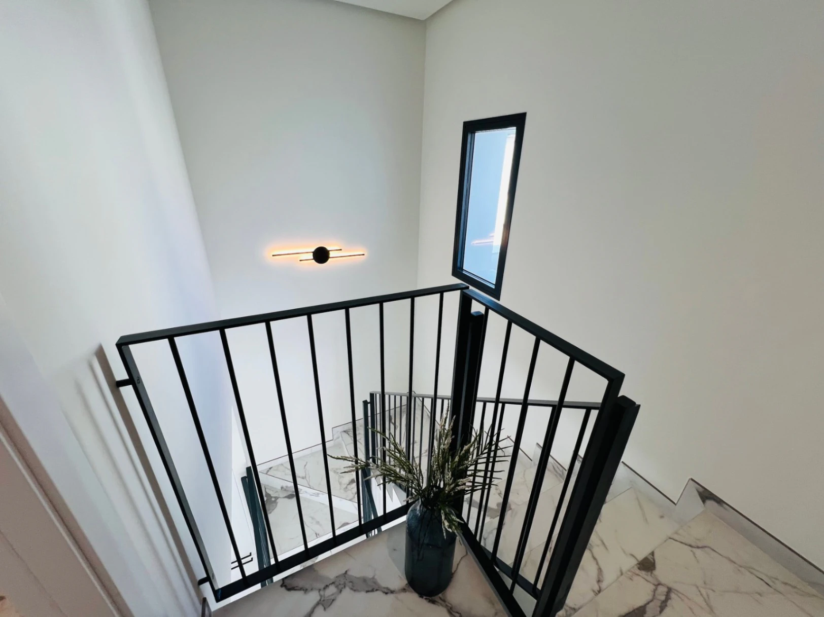 Contemporary villas of recent construction within walking distance of all amenities are for sale in Denia, Costa Blanca.