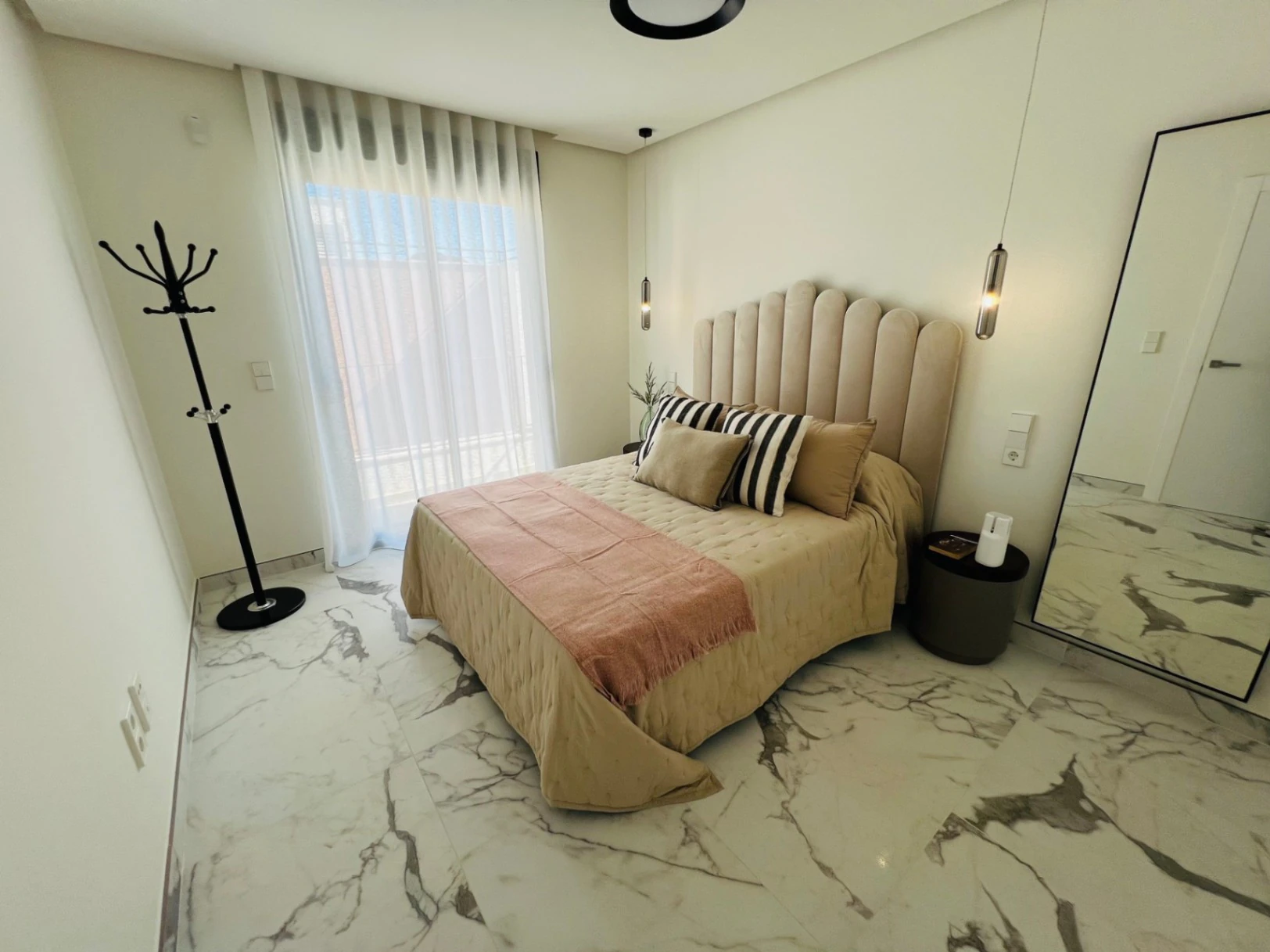 Contemporary villas of recent construction within walking distance of all amenities are for sale in Denia, Costa Blanca.