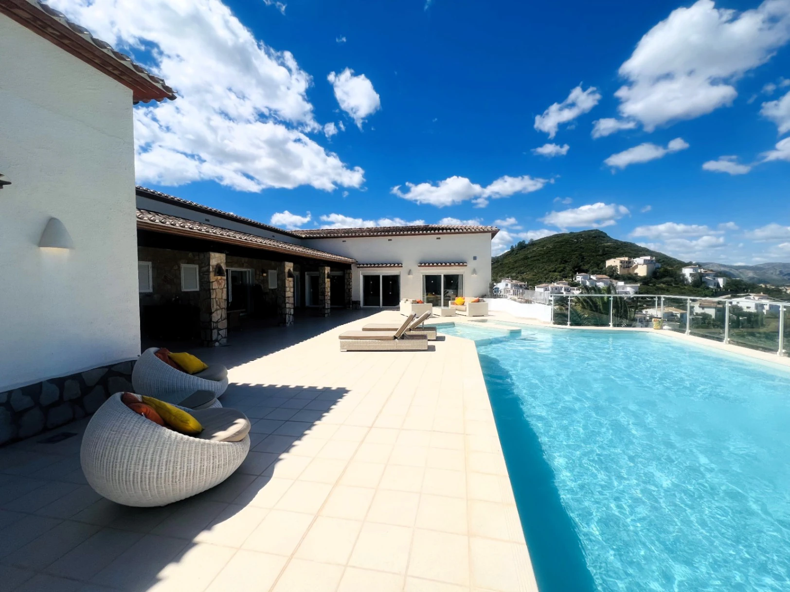 Spacious one-story villa with stunning views of the mountains and the sea in Monte Pego, Denia, Costa Blanca.