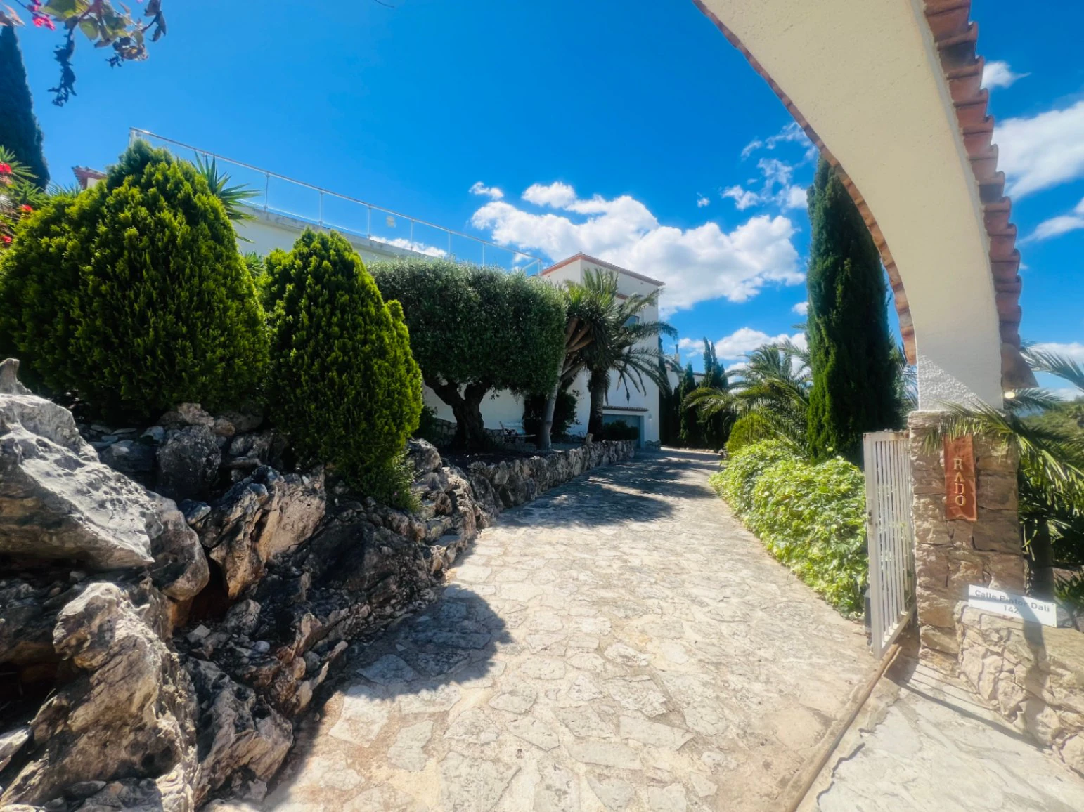 Spacious one-story villa with stunning views of the mountains and the sea in Monte Pego, Denia, Costa Blanca.