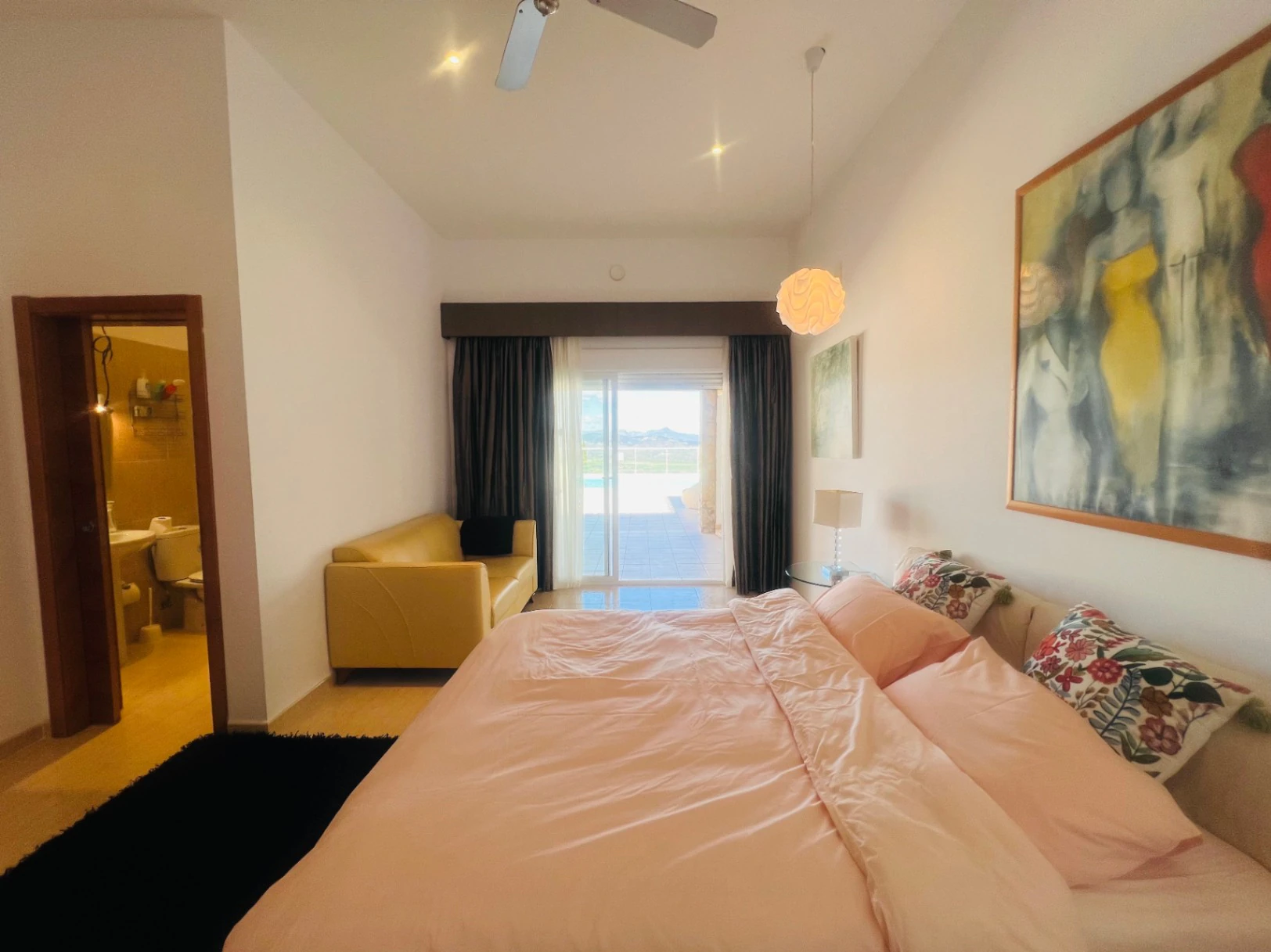 Spacious one-story villa with stunning views of the mountains and the sea in Monte Pego, Denia, Costa Blanca.