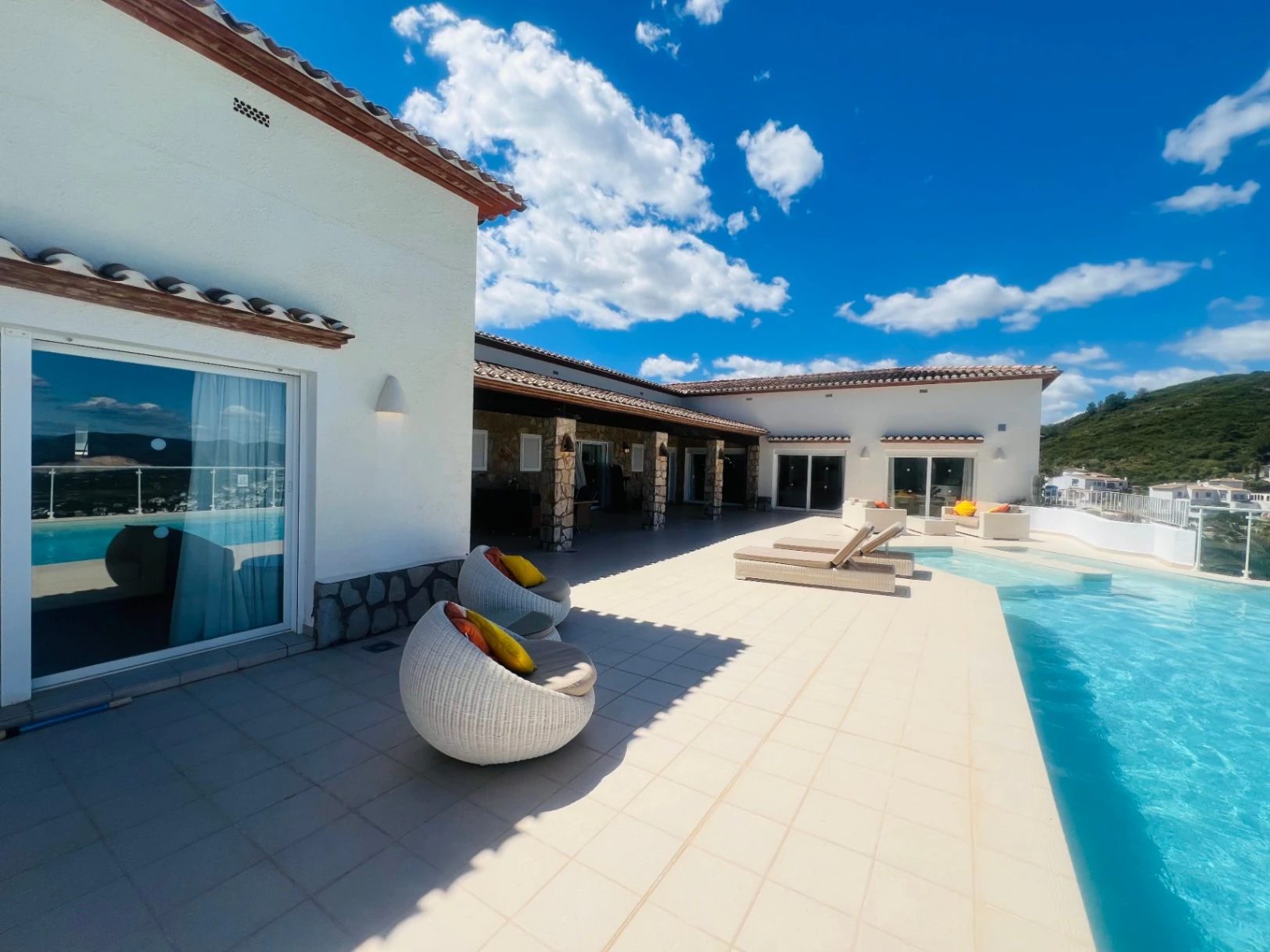 Spacious one-story villa with stunning views of the mountains and the sea in Monte Pego, Denia, Costa Blanca.