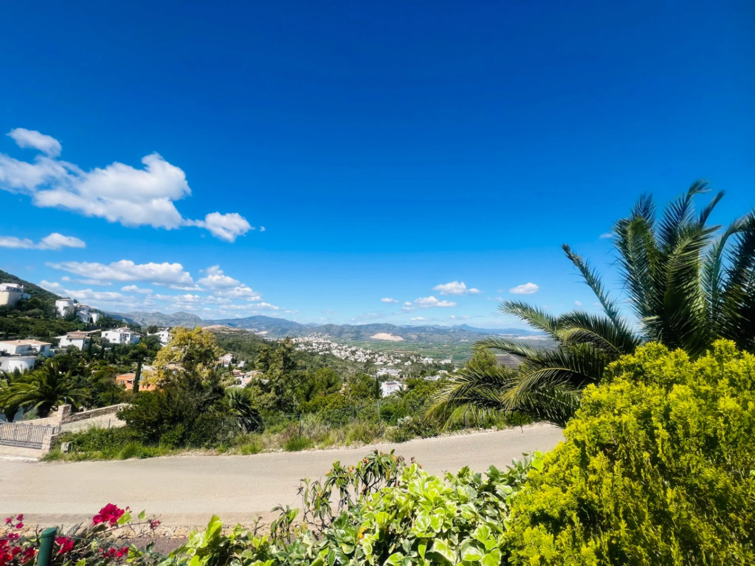 Spacious one-story villa with stunning views of the mountains and the sea in Monte Pego, Denia, Costa Blanca.