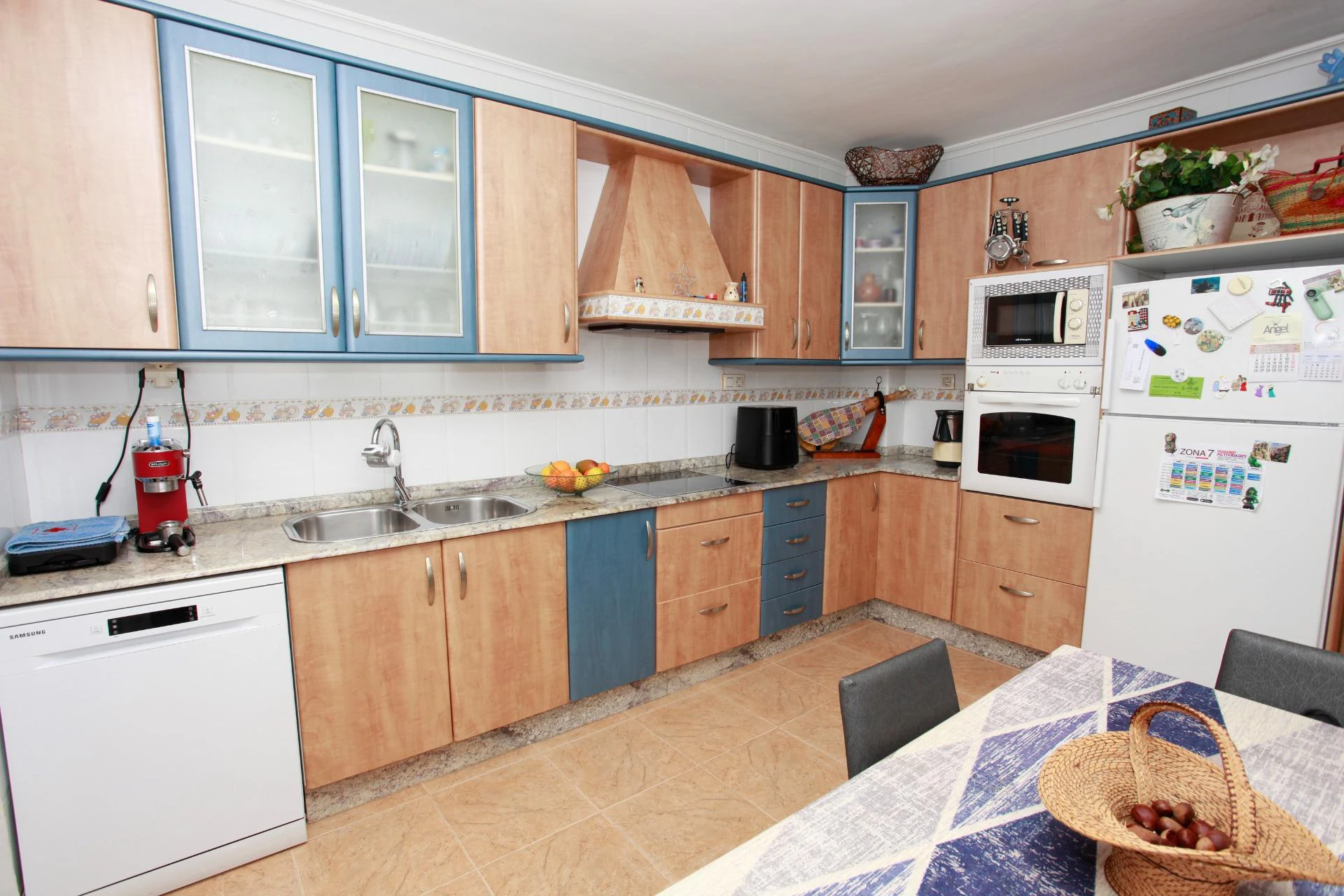 RML-02958 - Piso 4 habitaciones, garaje y ascensor, amplio y listo para entrar a vivir en pleno corazón de La Unión