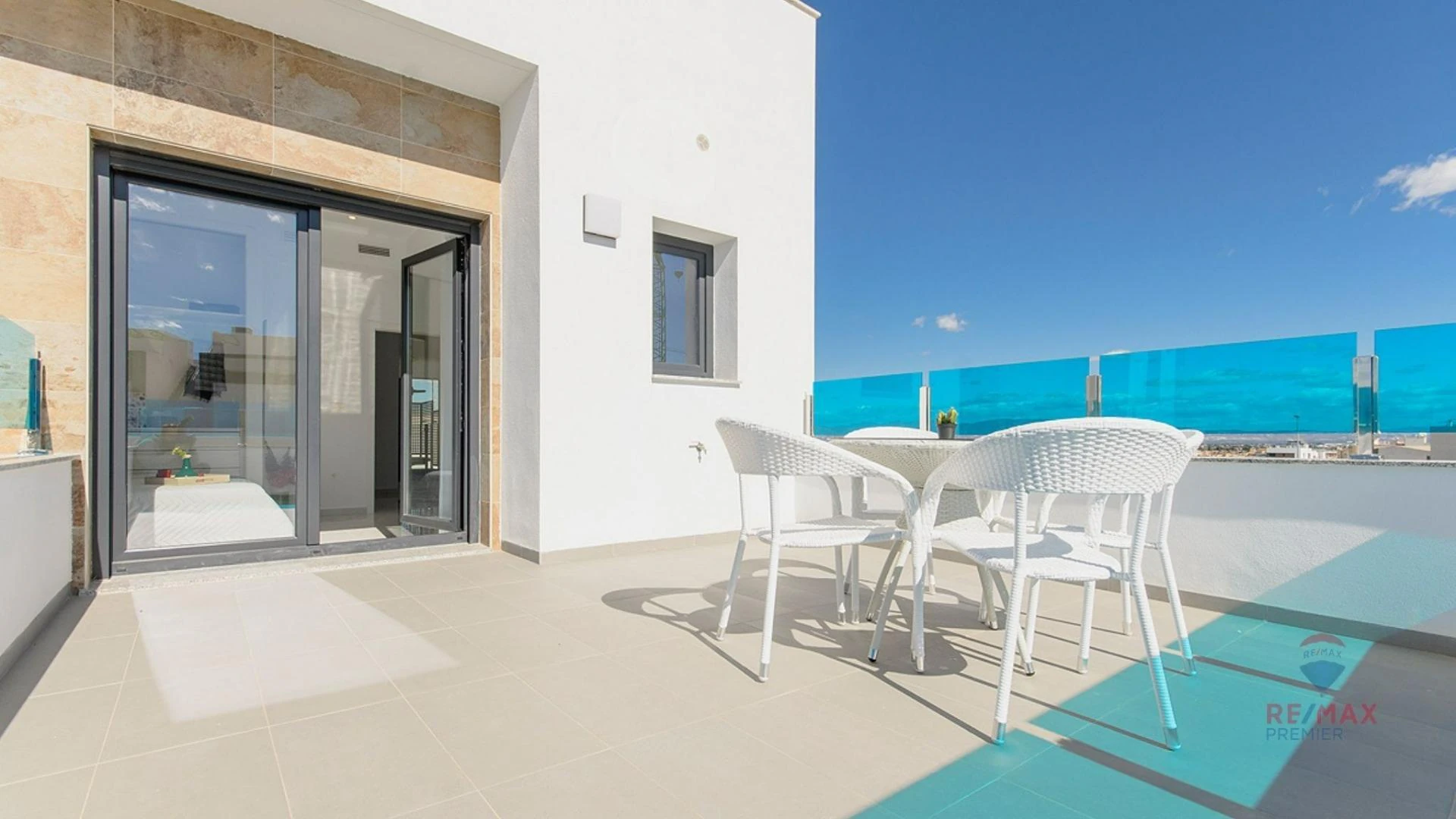 000116 - Nuevo chalet de 3 dormitorios y 3 baños en Vistabella Golf Orihuela