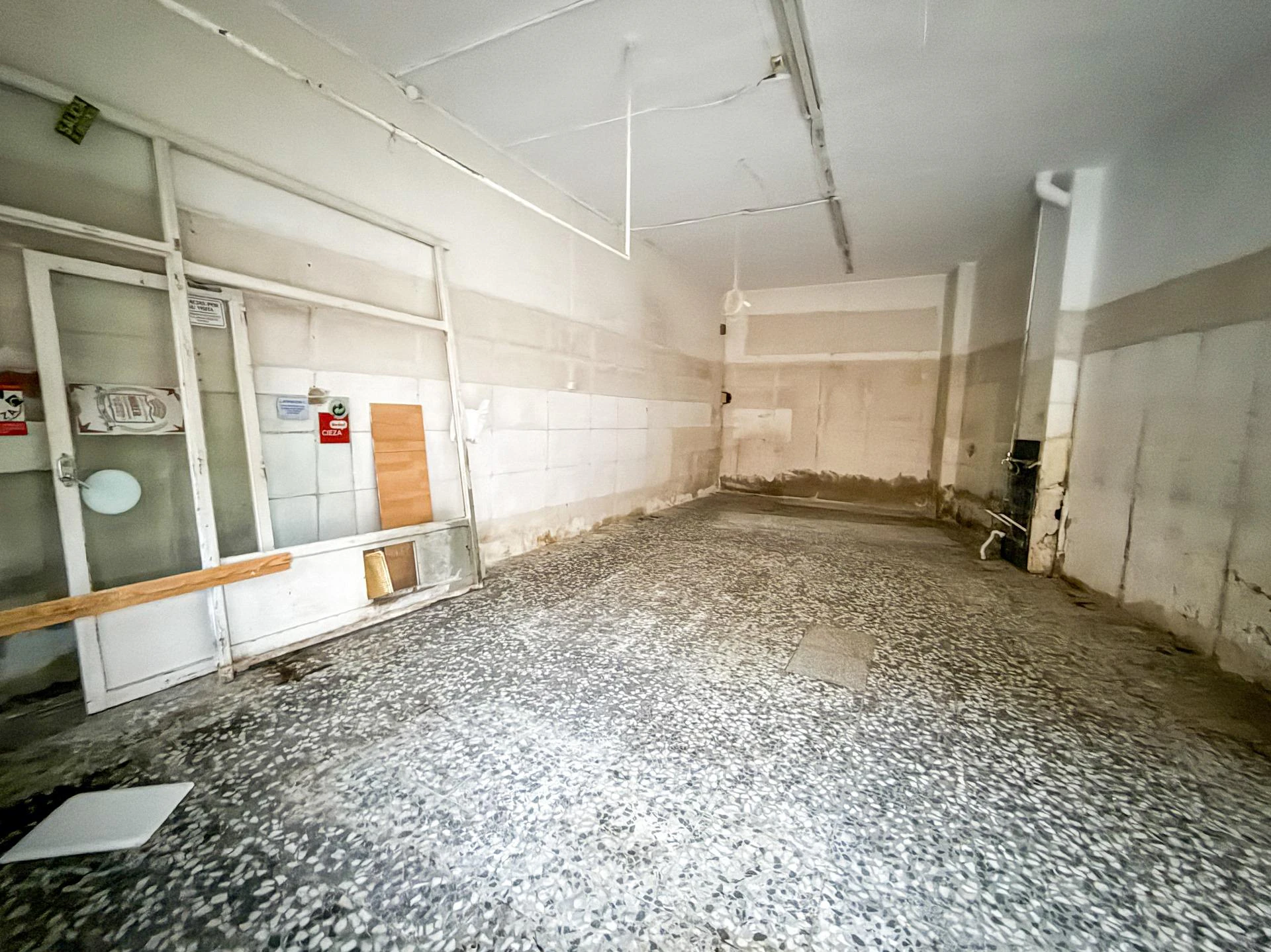 RML-02318 - Local en Calle Maestro Argenta
