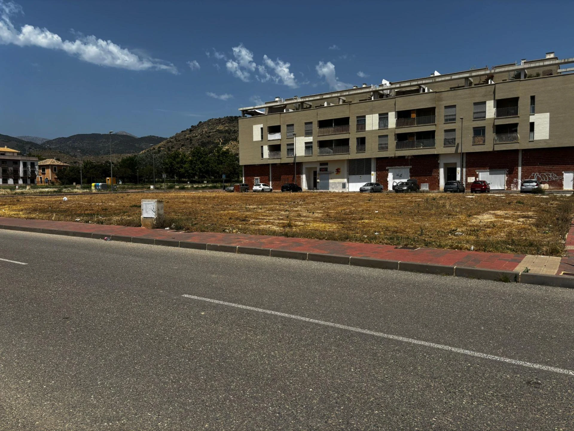 RML-02601 - Amplio Solar en Alhama de Murcia: Oportunidad Única para Inversores