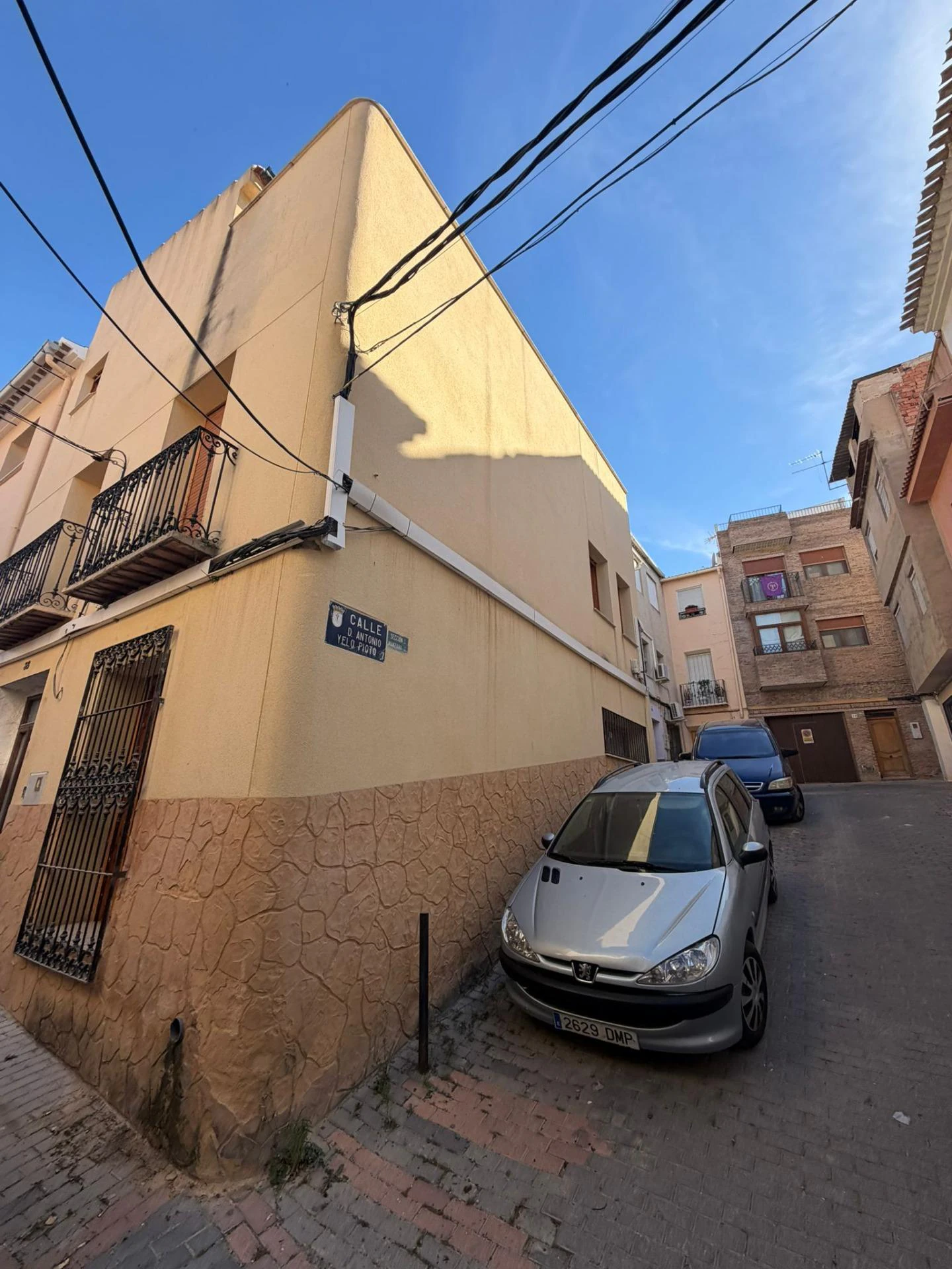 CASA EN PLENO CENTRO DE ABARAN