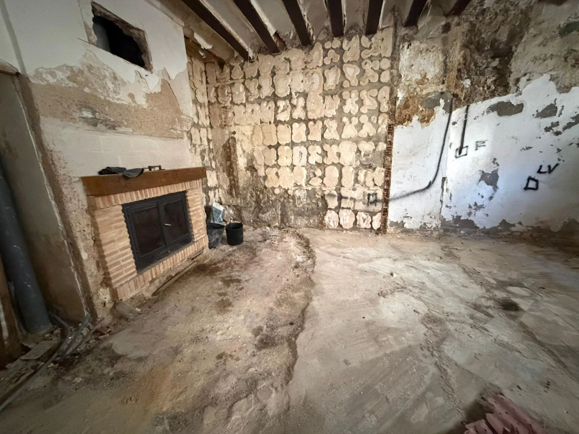 CASA EN PLENO CENTRO DE ABARAN