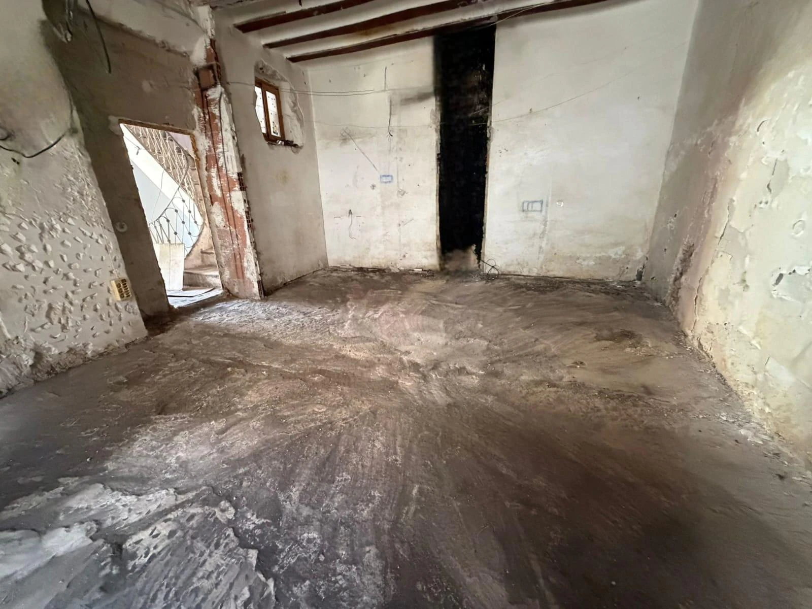 CASA EN PLENO CENTRO DE ABARAN