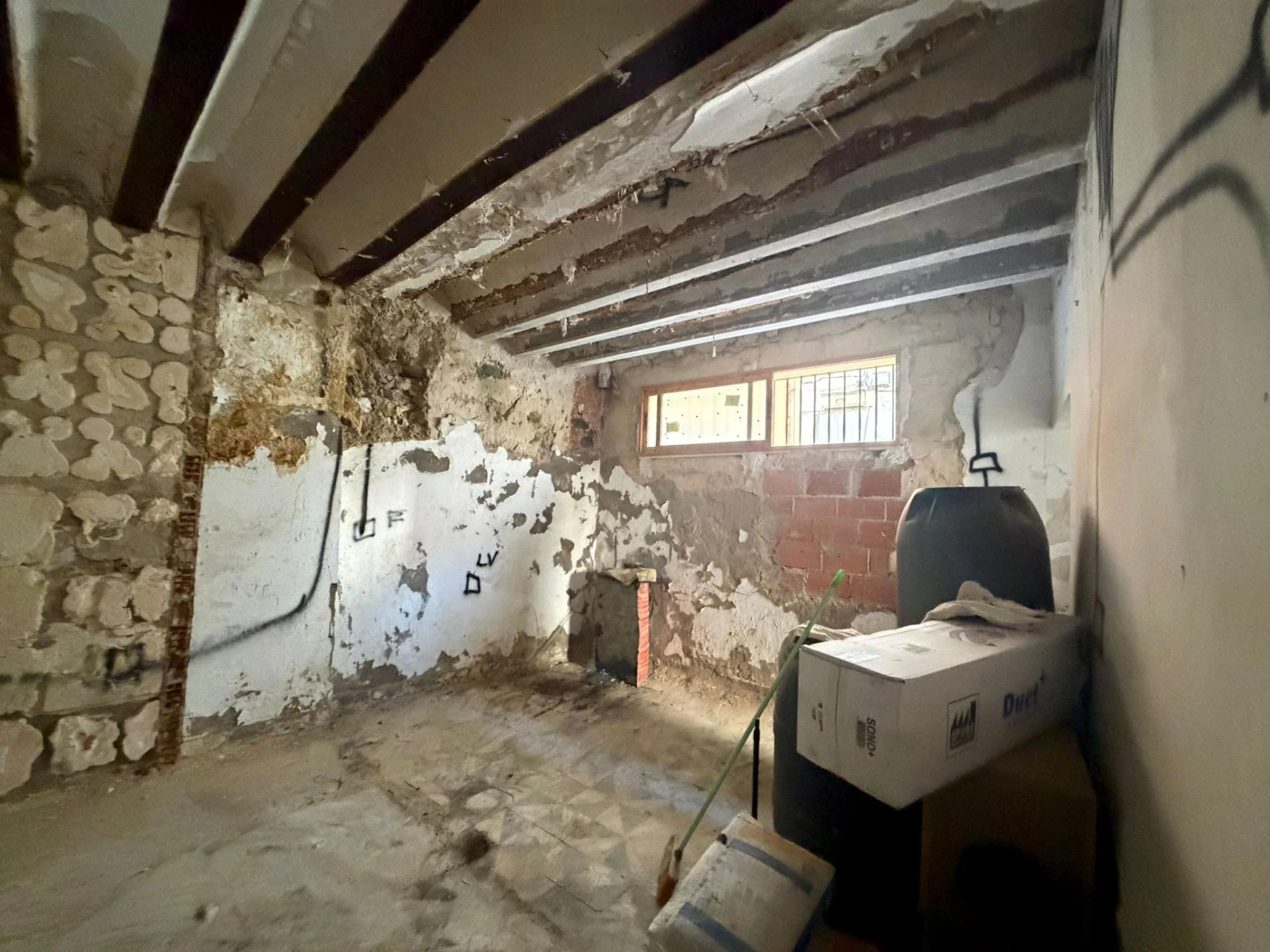 CASA EN PLENO CENTRO DE ABARAN