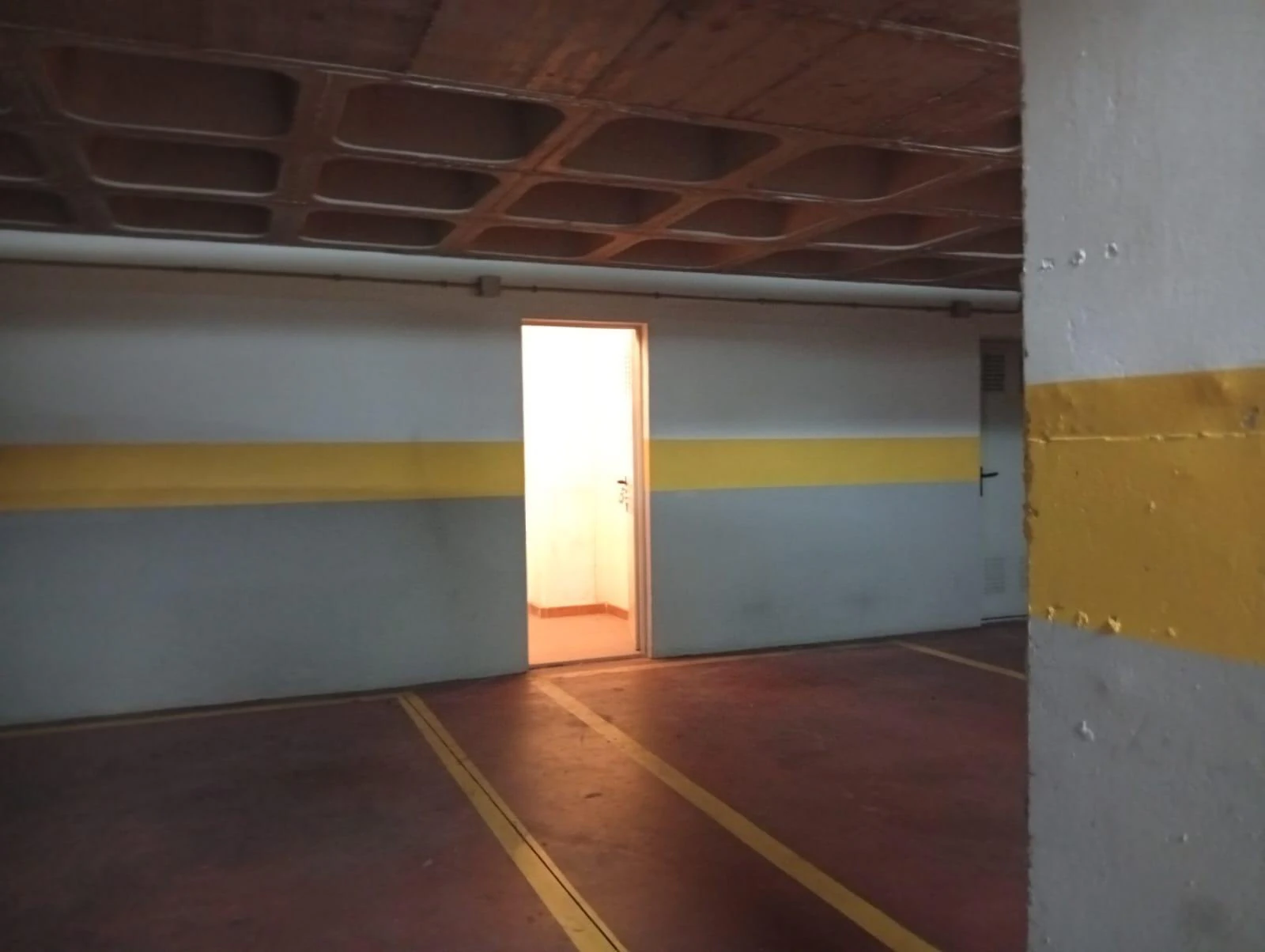 PLAZA DE GARAJE CON TRASTERO