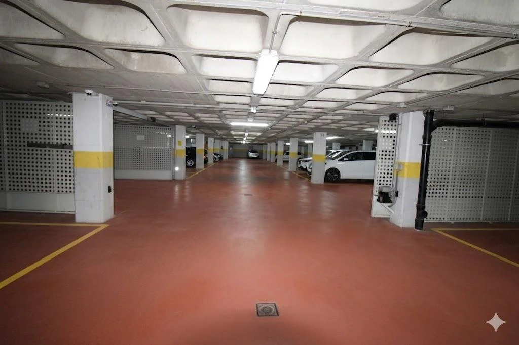 PLAZA DE GARAJE CON TRASTERO