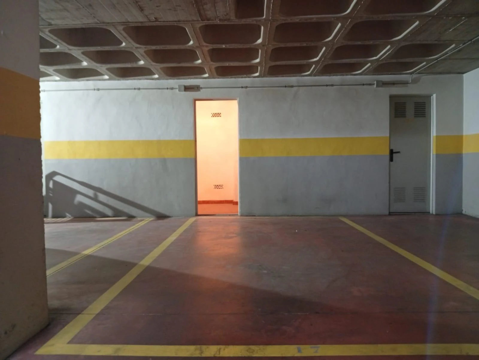 PLAZA DE GARAJE CON TRASTERO