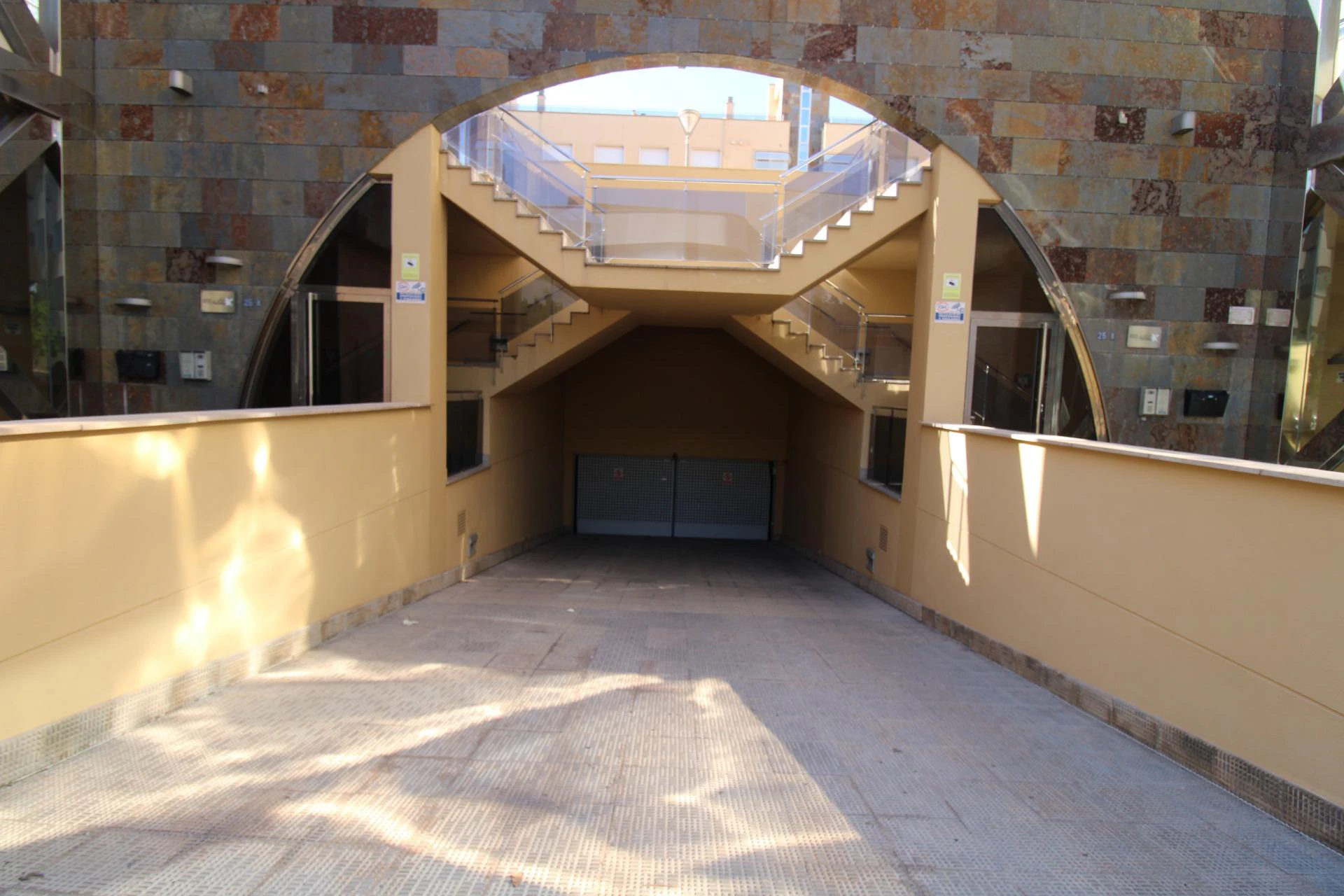 PLAZA DE GARAJE CON TRASTERO