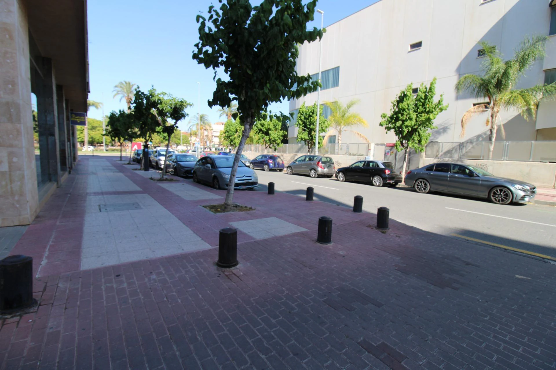 PLAZA DE GARAJE CON TRASTERO