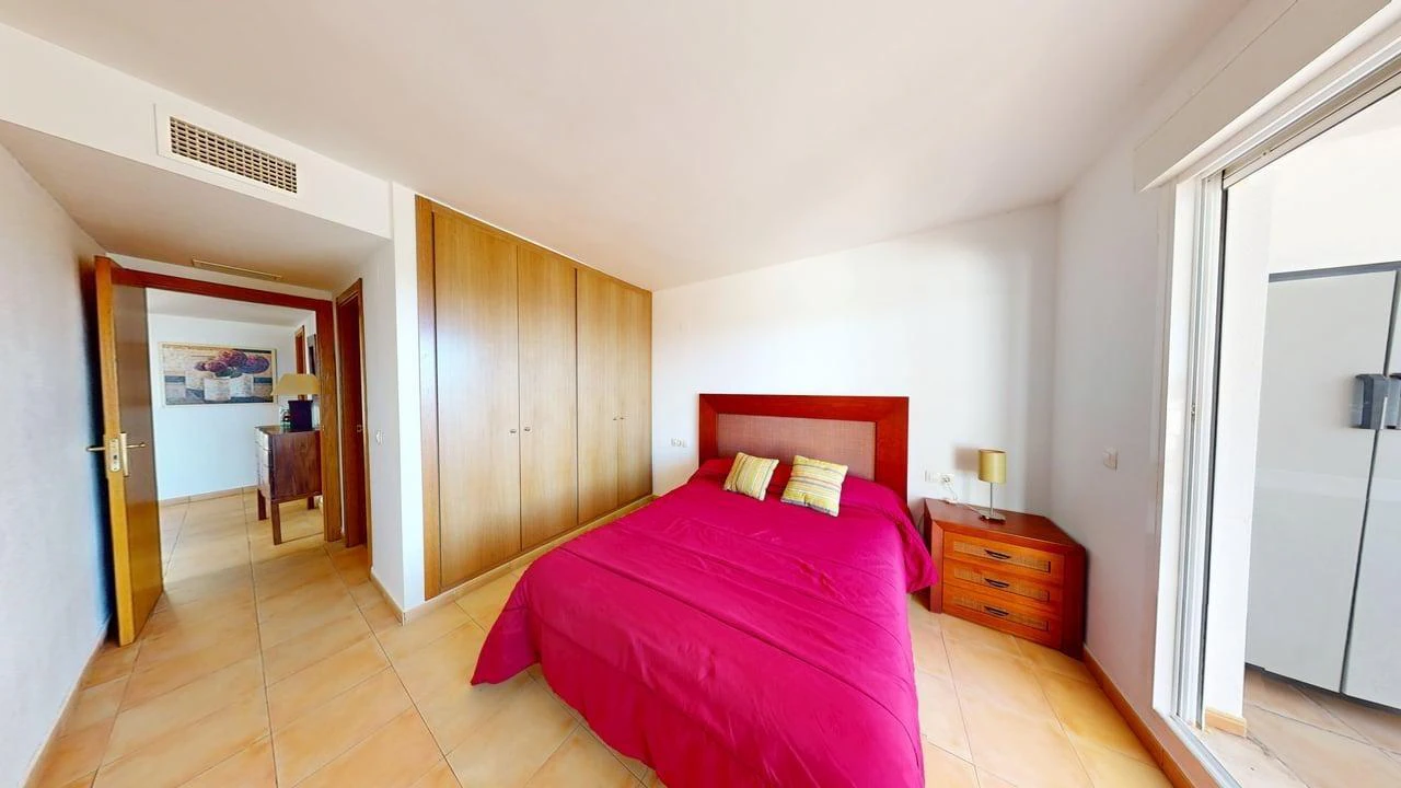 Amplio apartamento con vistas al mar en venta en Altea La Vella.