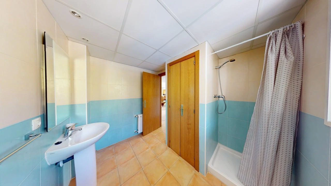 Amplio apartamento con vistas al mar en venta en Altea La Vella.