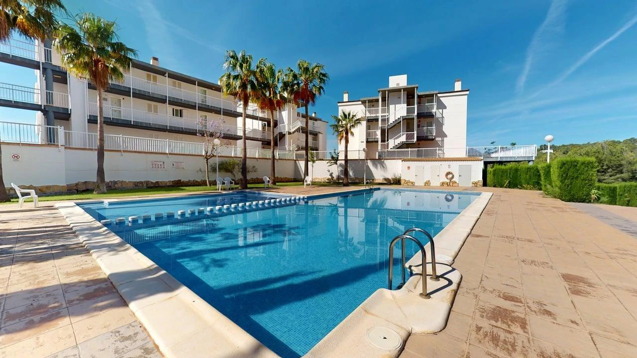 Amplio apartamento con vistas al mar en venta en Altea La Vella.