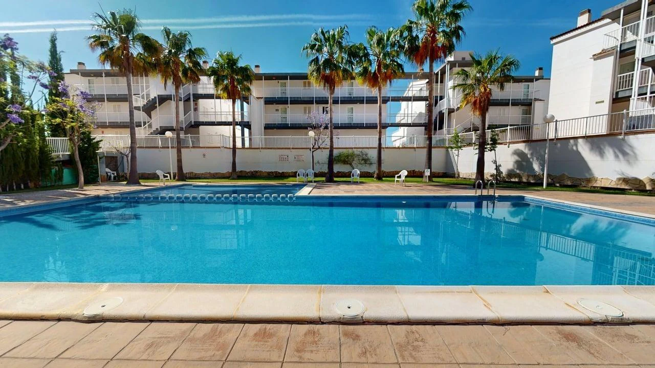 Amplio apartamento con vistas al mar en venta en Altea La Vella.