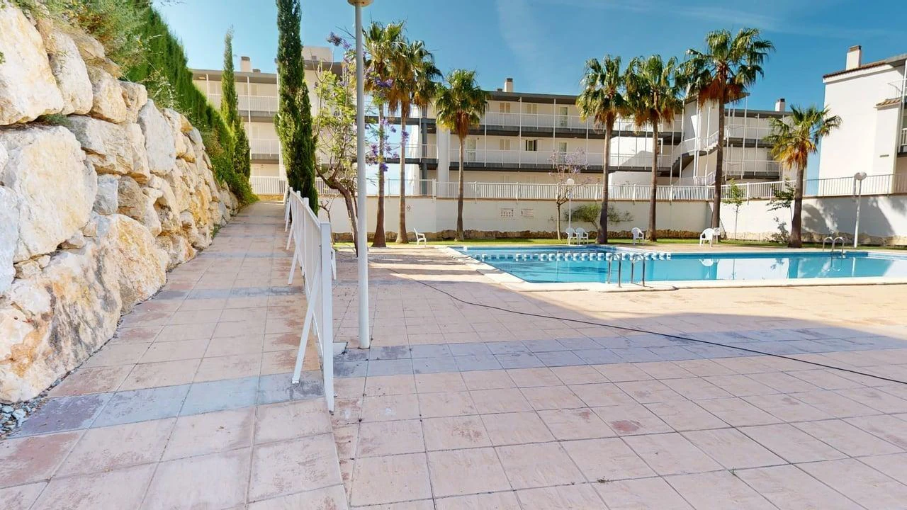 Amplio apartamento con vistas al mar en venta en Altea La Vella.