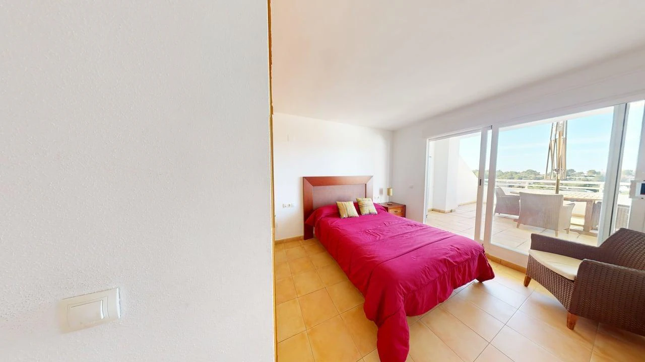 Amplio apartamento con vistas al mar en venta en Altea La Vella.