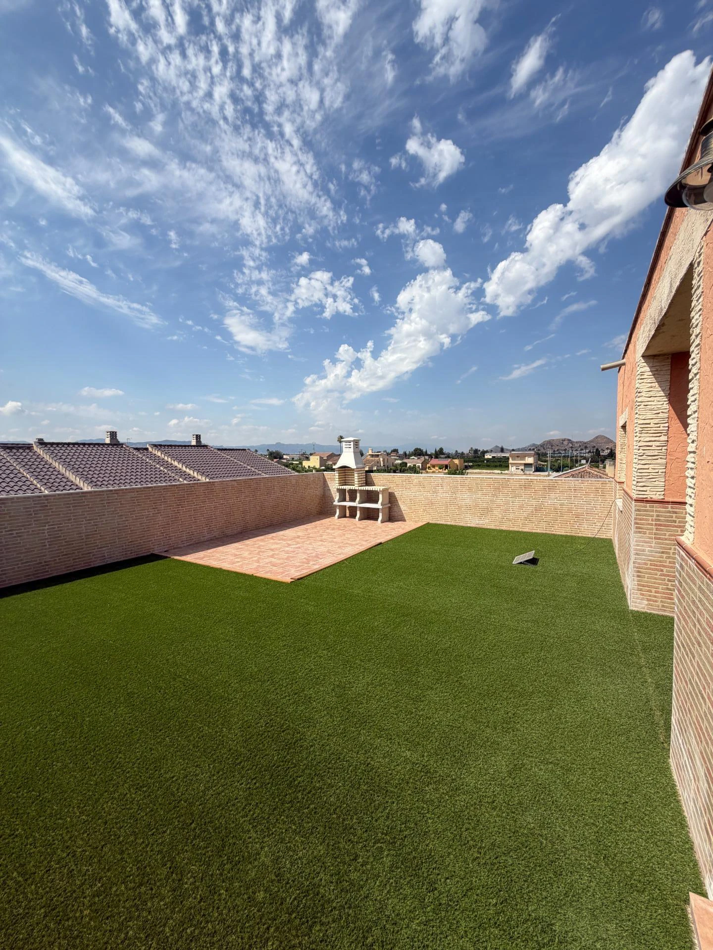 Piso de 4 dormitorios con terraza de 70 m² y barbacoa