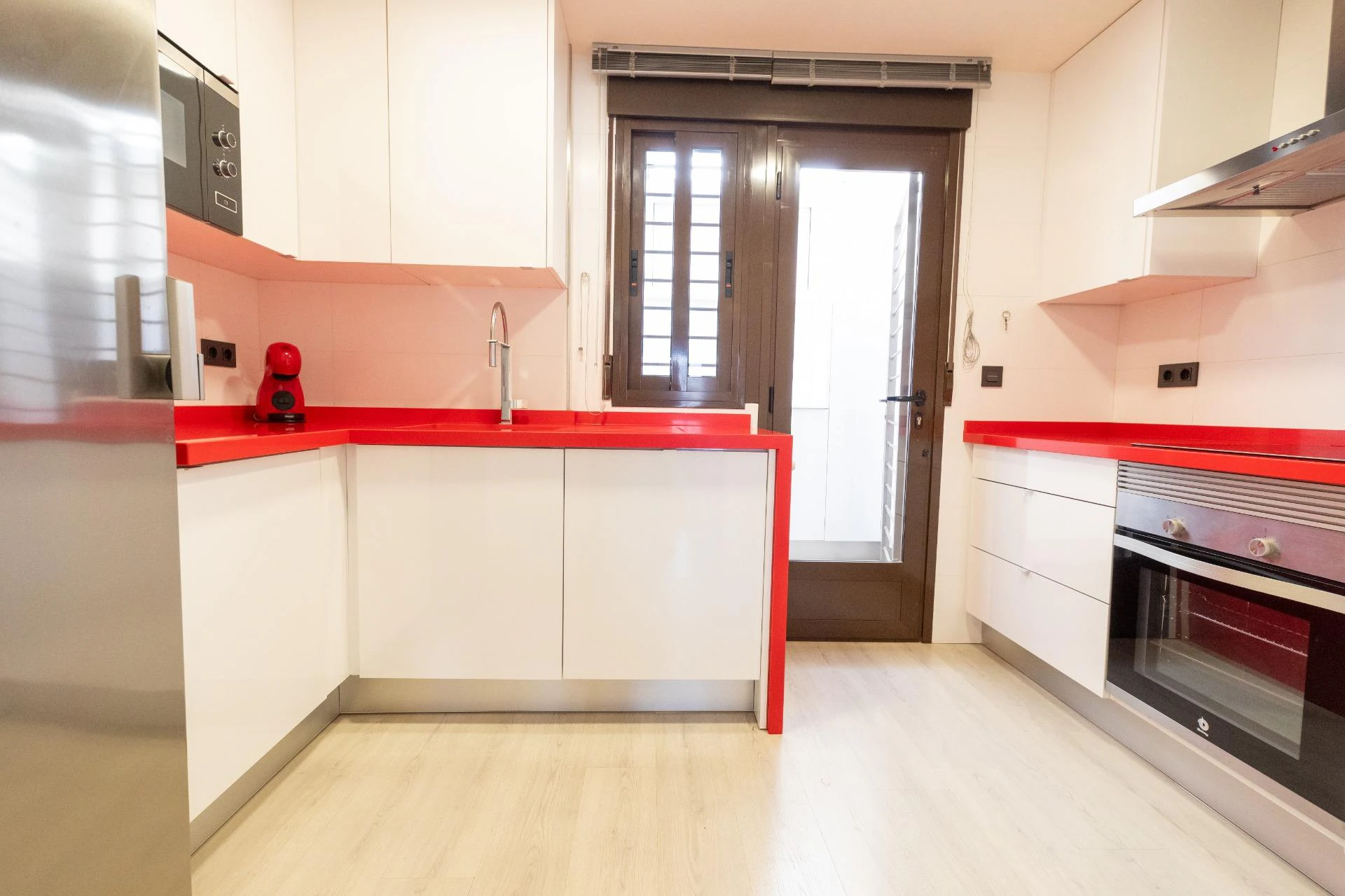 DUPLEX ADOSADO CON PISCINA y SOLARIUM CON JACUZZI