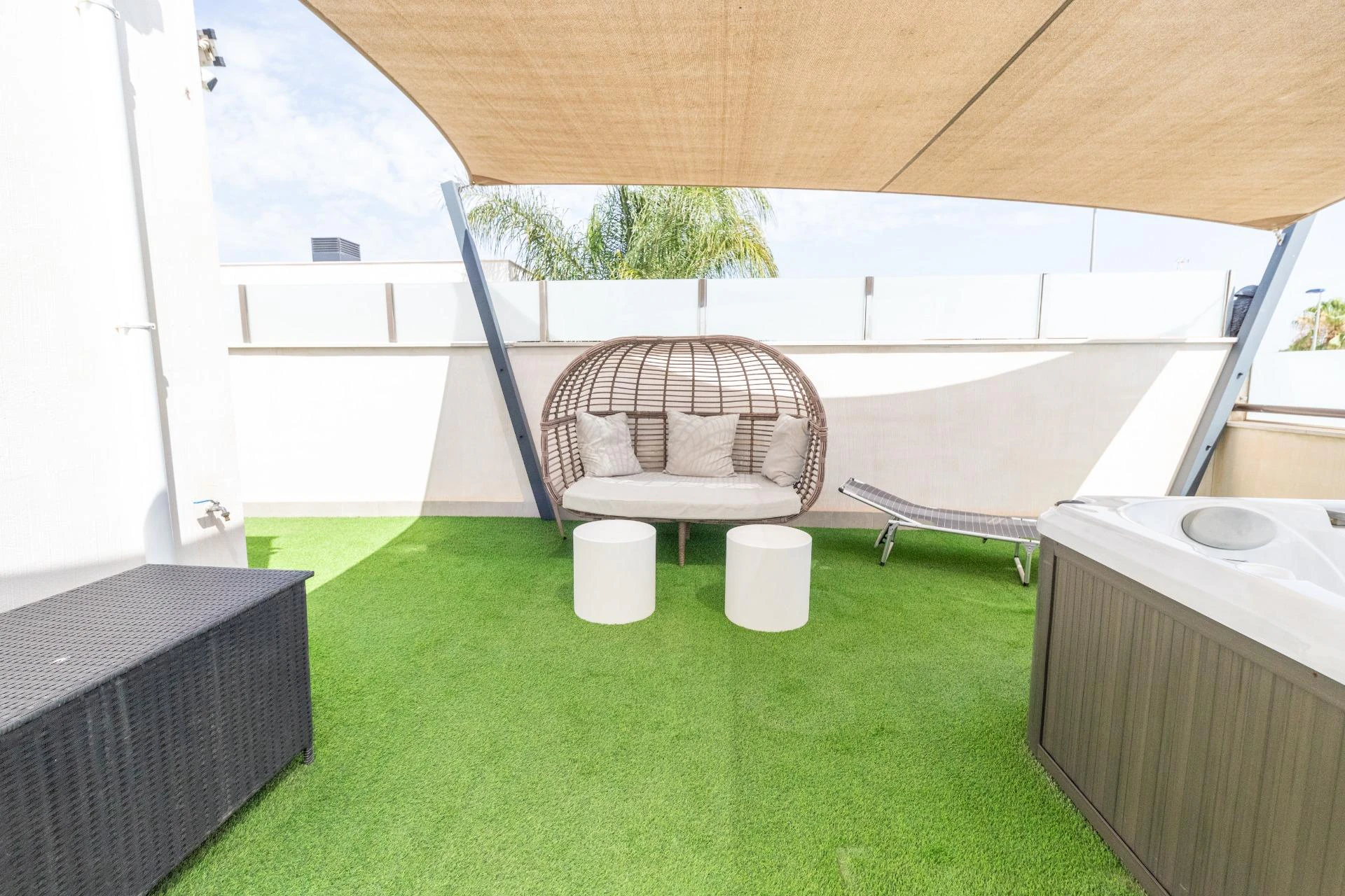 DUPLEX ADOSADO CON PISCINA y SOLARIUM CON JACUZZI
