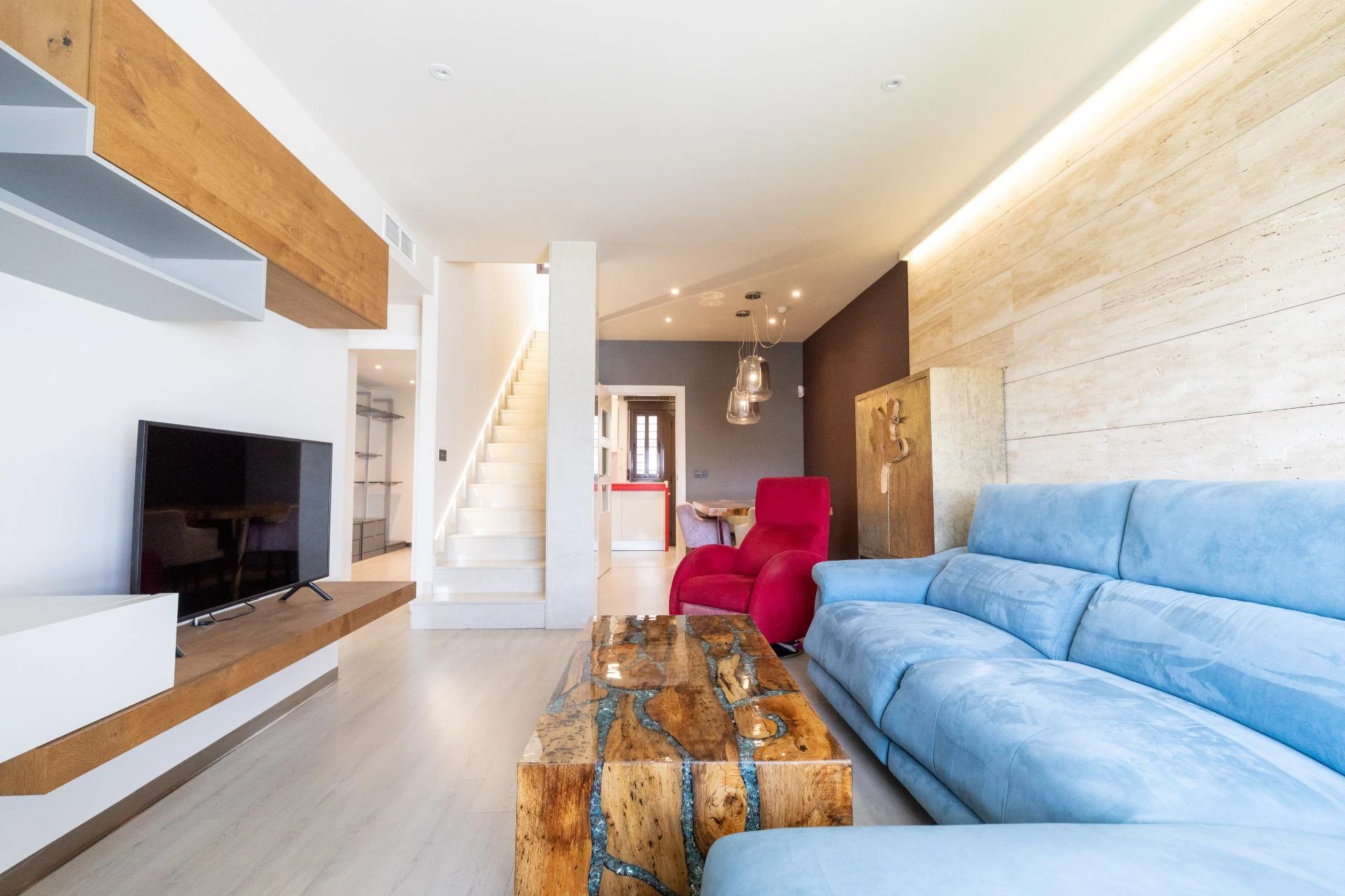 DUPLEX ADOSADO CON PISCINA y SOLARIUM CON JACUZZI