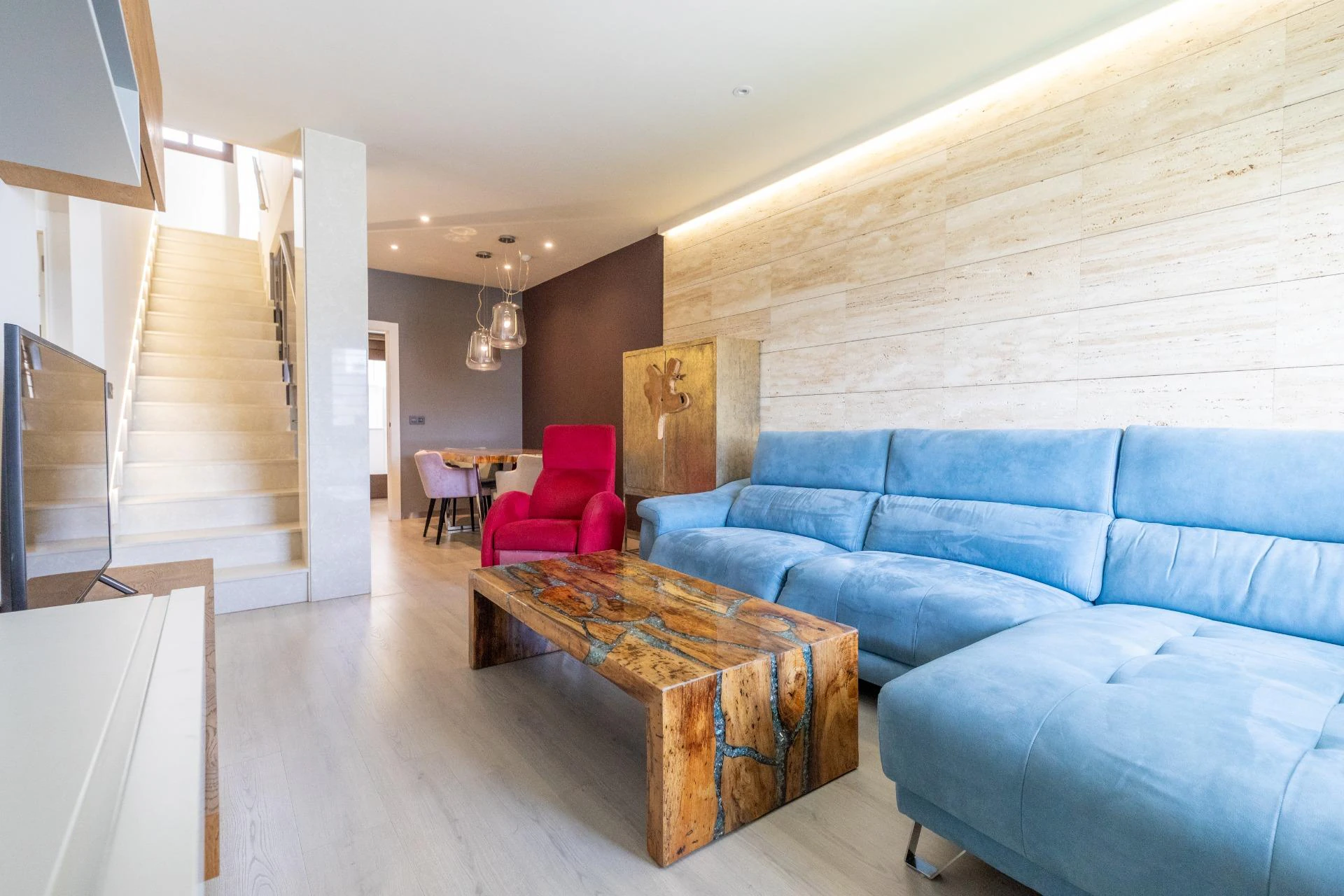 DUPLEX ADOSADO CON PISCINA y SOLARIUM CON JACUZZI