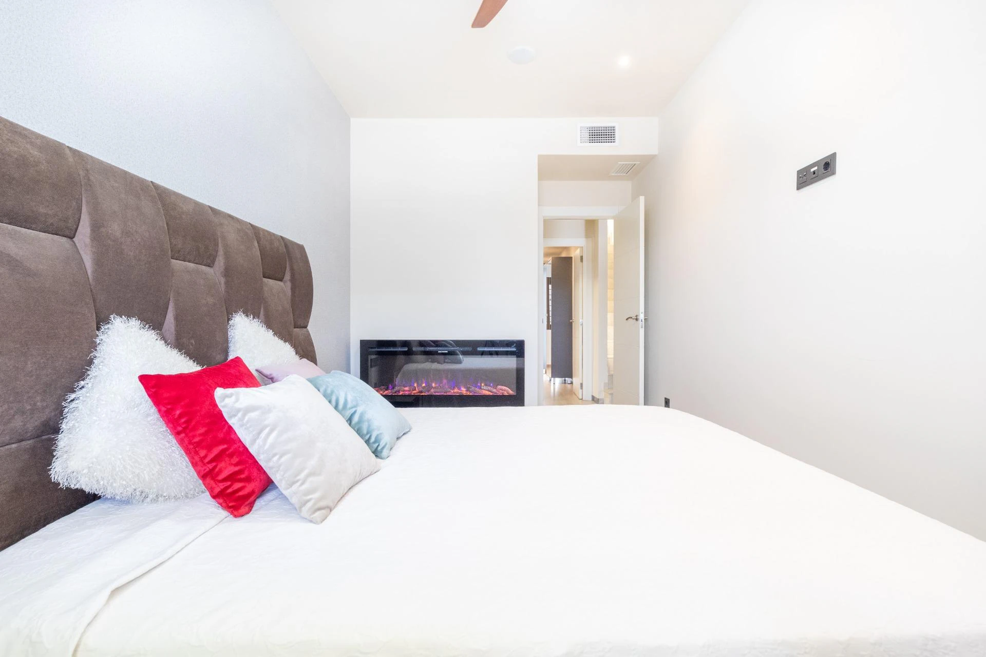DUPLEX ADOSADO CON PISCINA y SOLARIUM CON JACUZZI