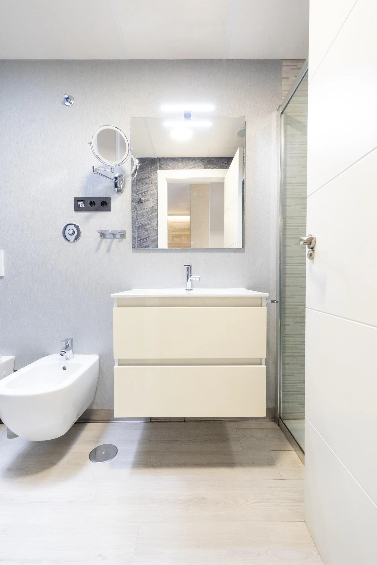 DUPLEX ADOSADO CON PISCINA y SOLARIUM CON JACUZZI