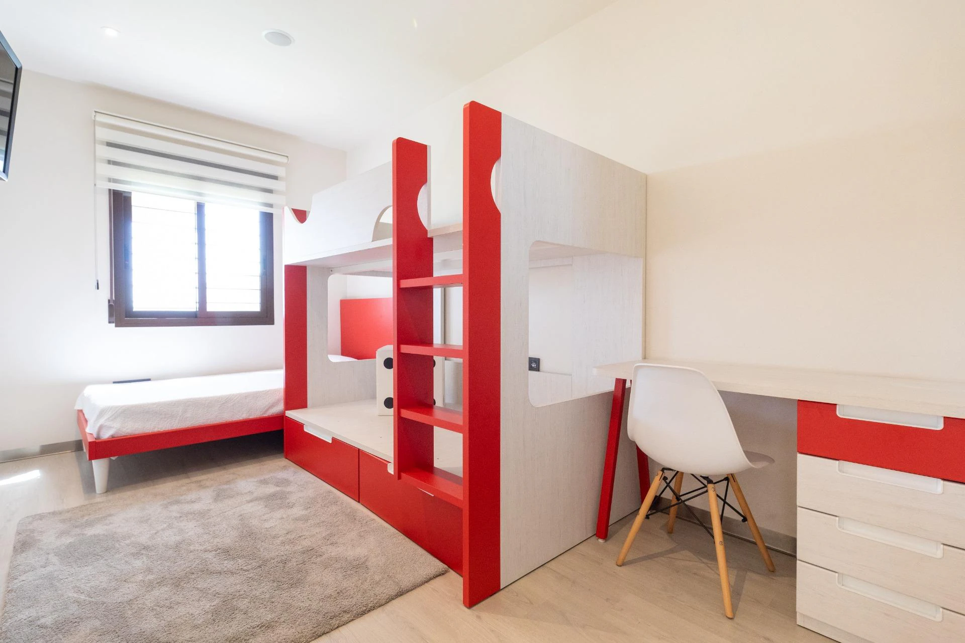 DUPLEX ADOSADO CON PISCINA y SOLARIUM CON JACUZZI
